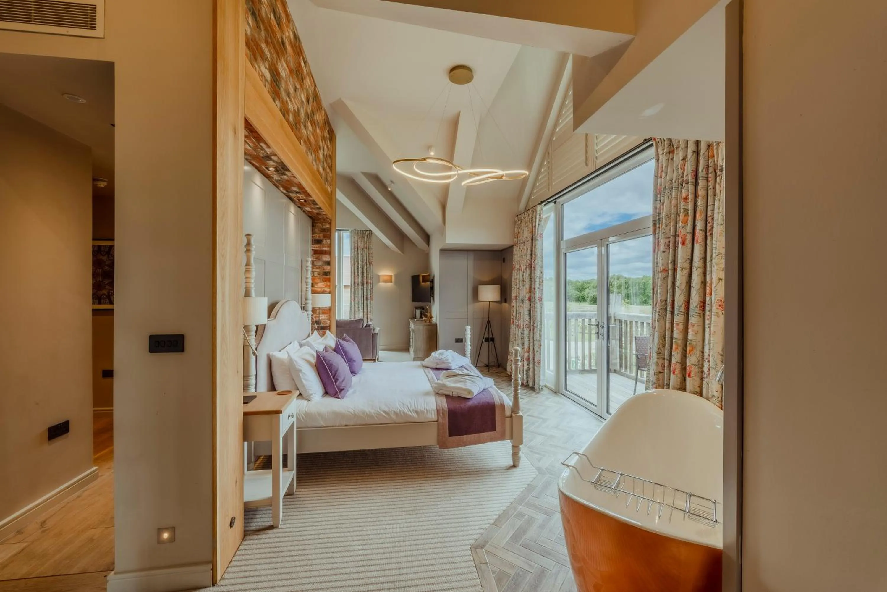 Photo of the whole room, Bed in Sandburn Hall