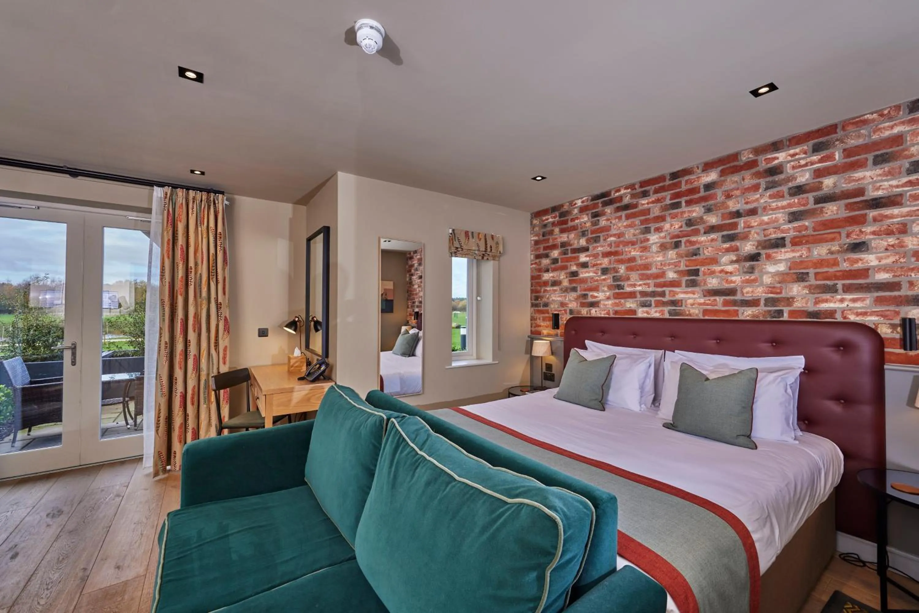 Bedroom, Bed in Sandburn Hall