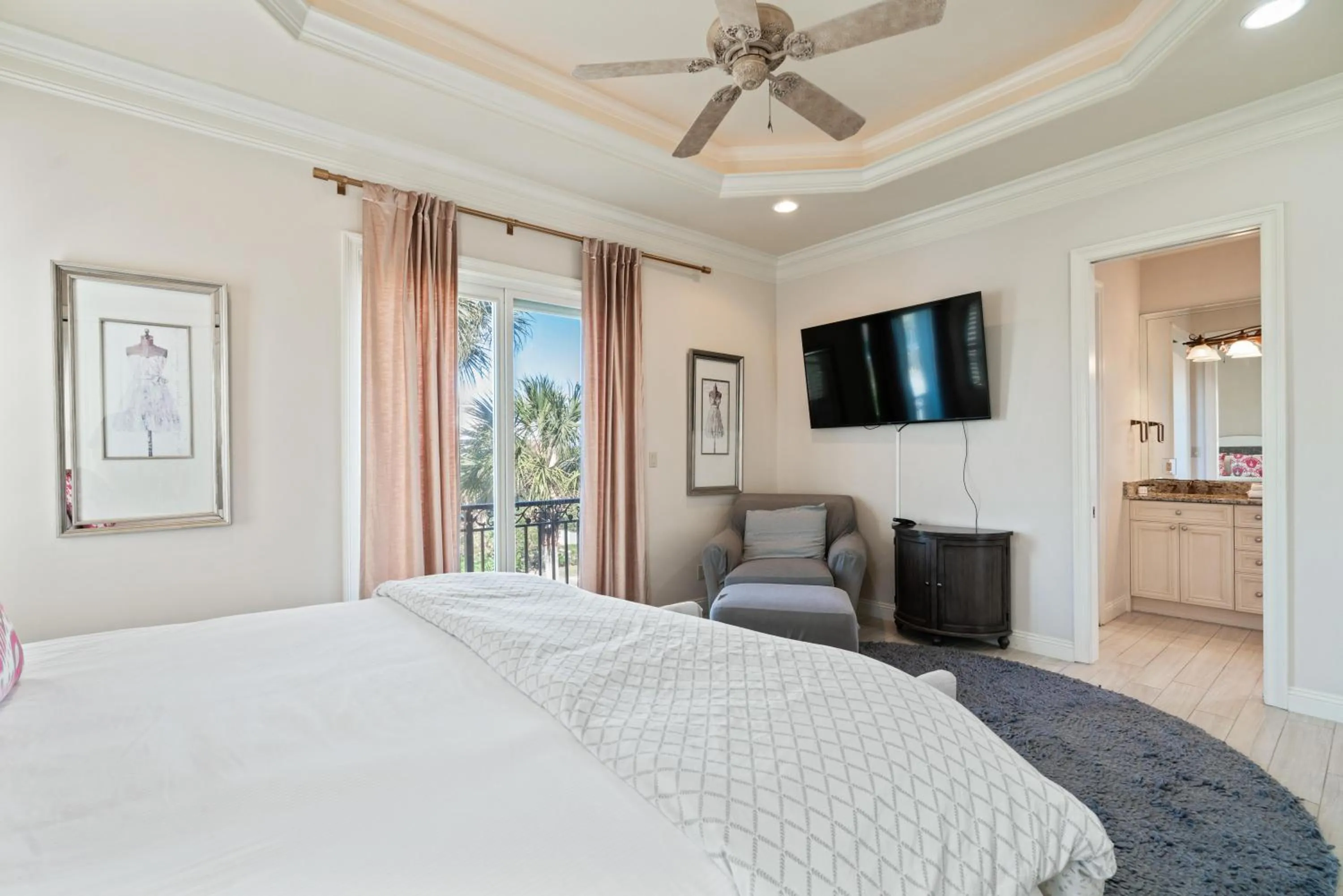 Bed in Destiny by the Sea