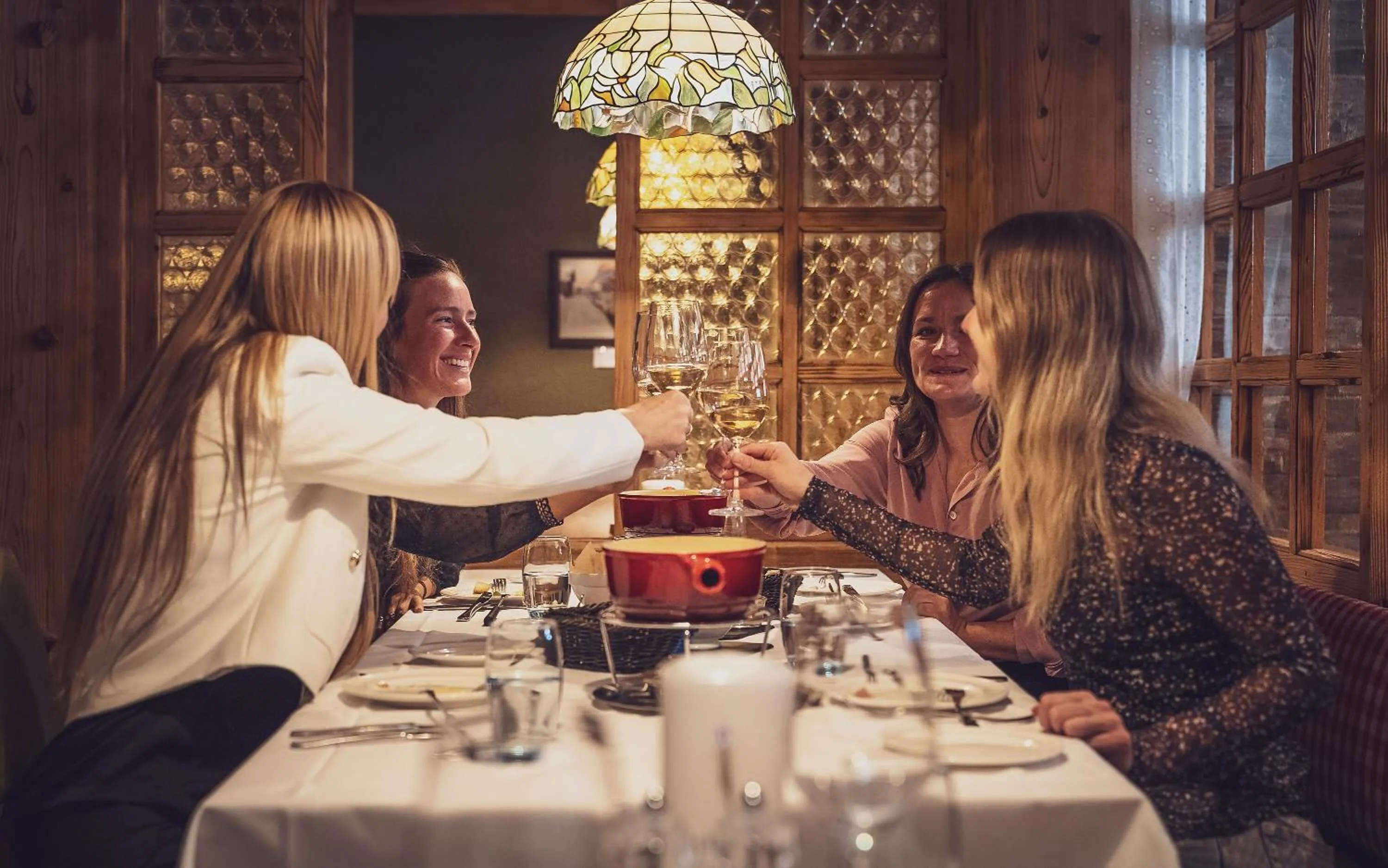 Restaurant/places to eat in Mountain Plaza Hotel