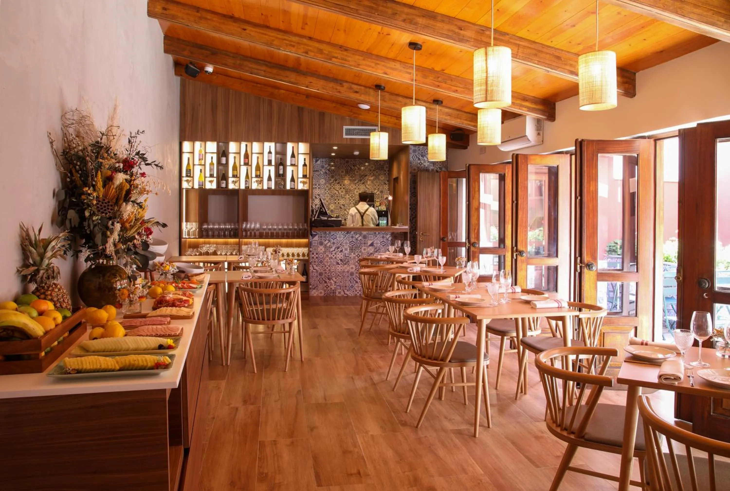 Restaurant/places to eat in Vincci Alfama