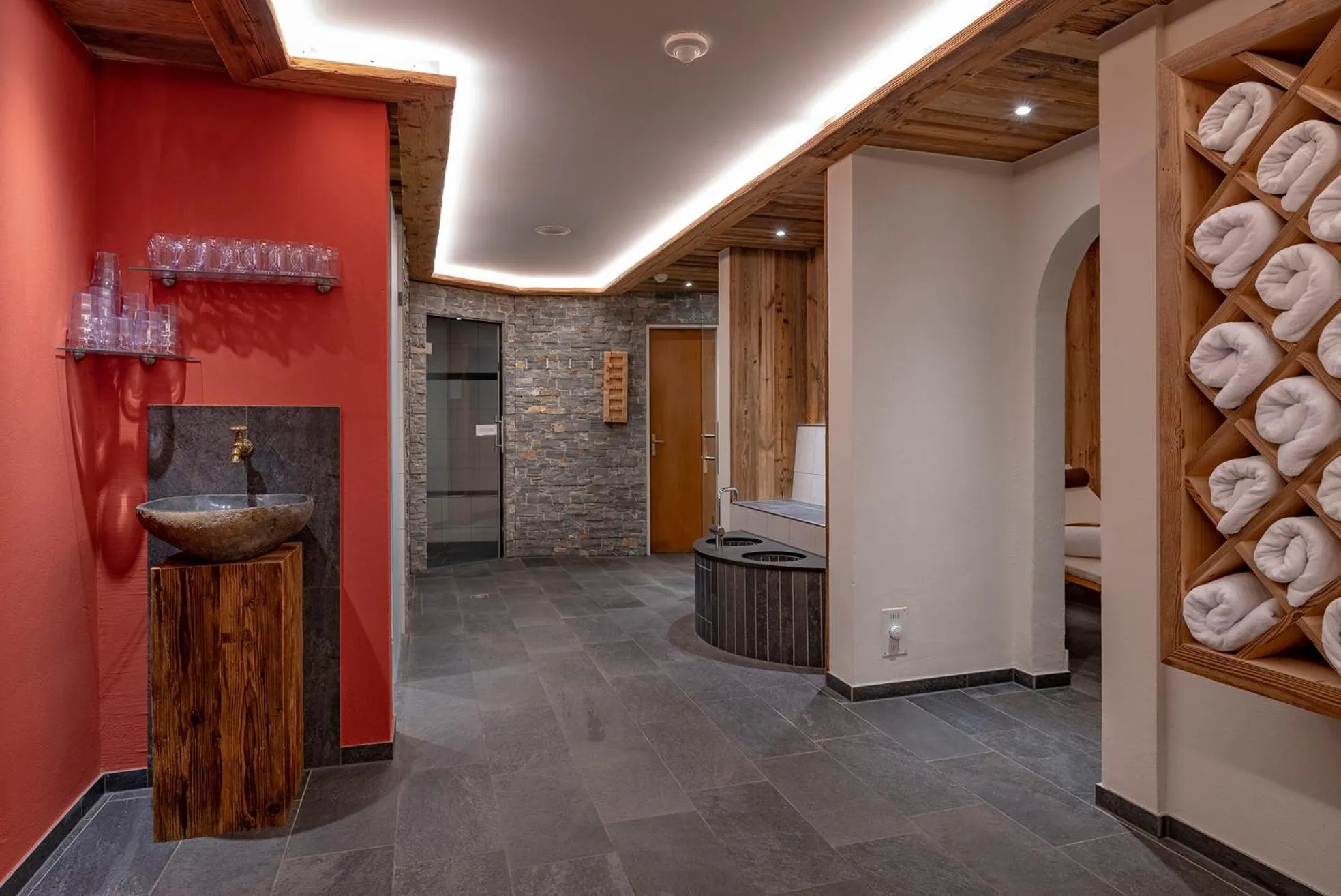 Spa and wellness centre/facilities in Sunstar Hotel Klosters