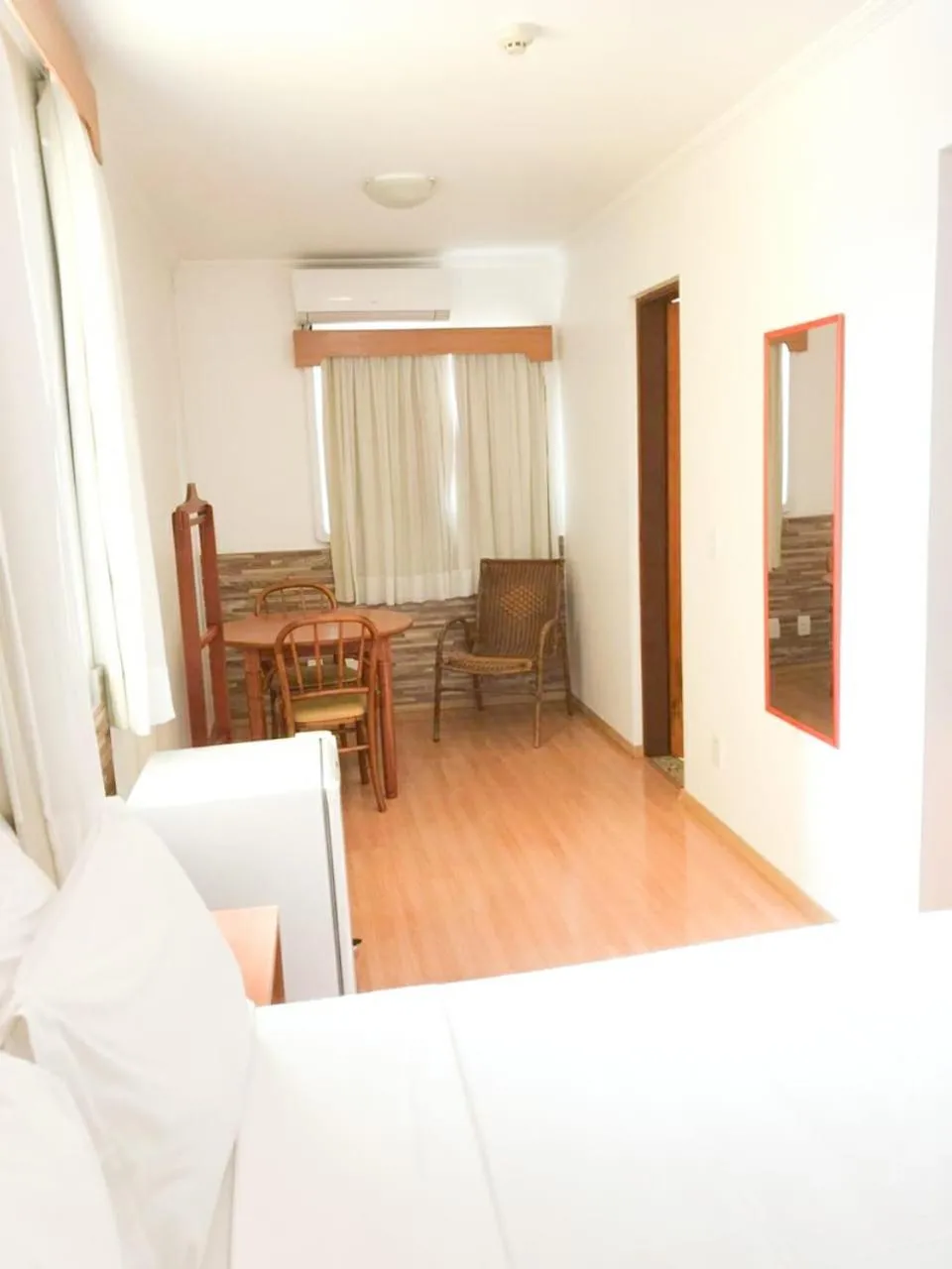 Photo of the whole room, Bed in Millian Hotel