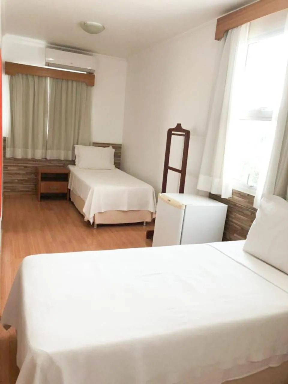 Photo of the whole room, Bed in Millian Hotel