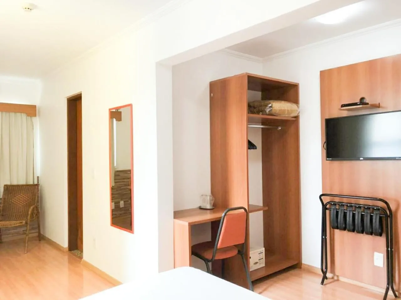 Photo of the whole room, Bed in Millian Hotel