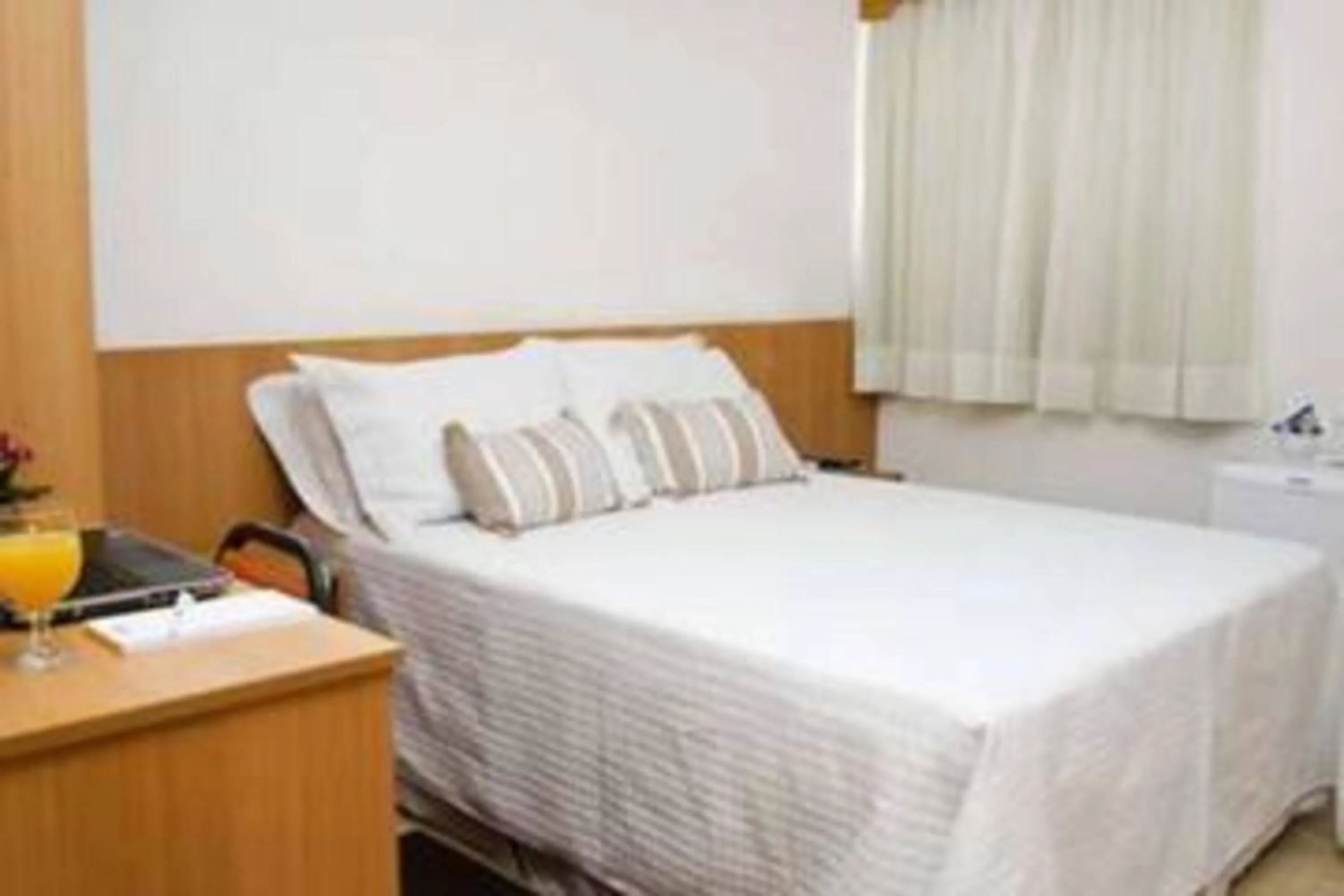 Photo of the whole room, Bed in Millian Hotel