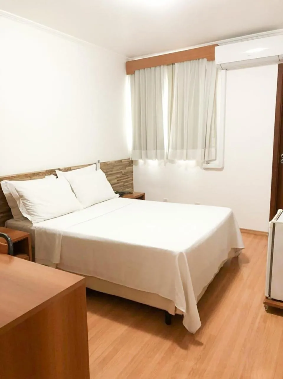 Photo of the whole room, Bed in Millian Hotel