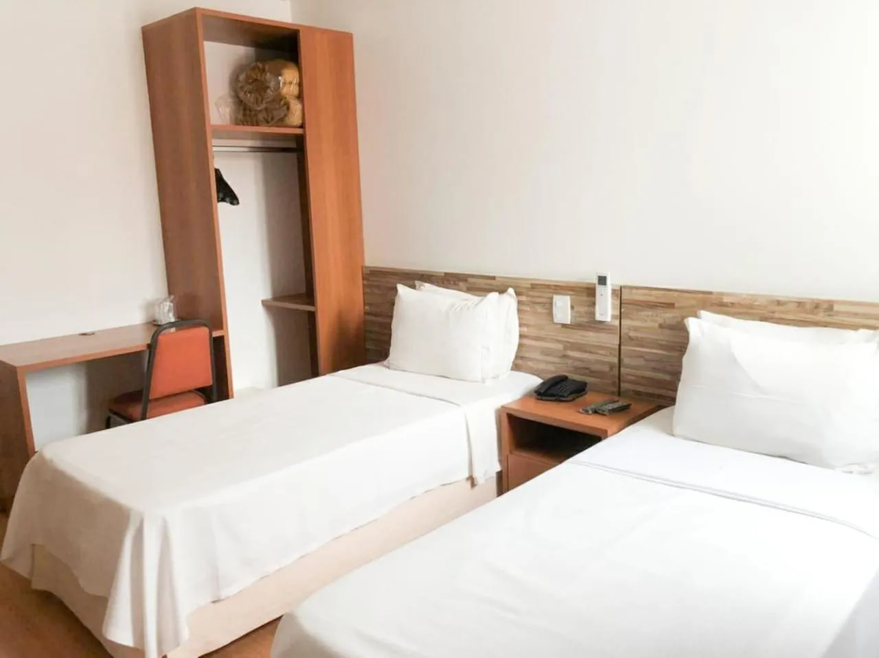 Photo of the whole room, Bed in Millian Hotel