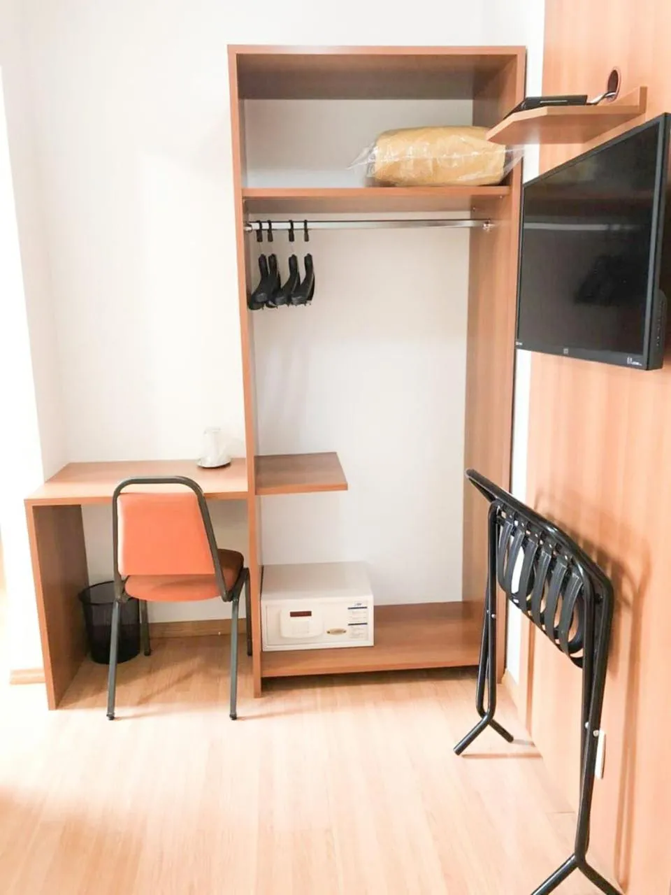 Photo of the whole room in Millian Hotel