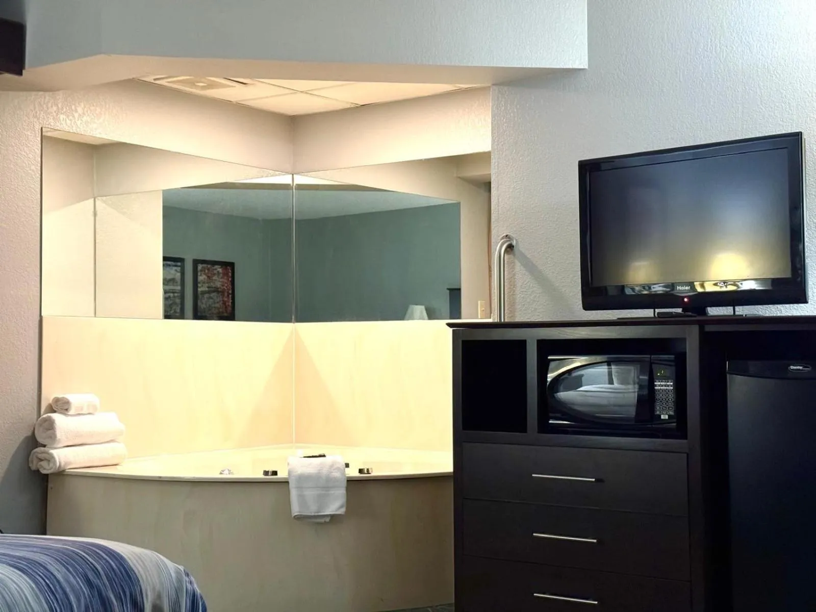 Hot Tub in AmericInn by Wyndham Ames