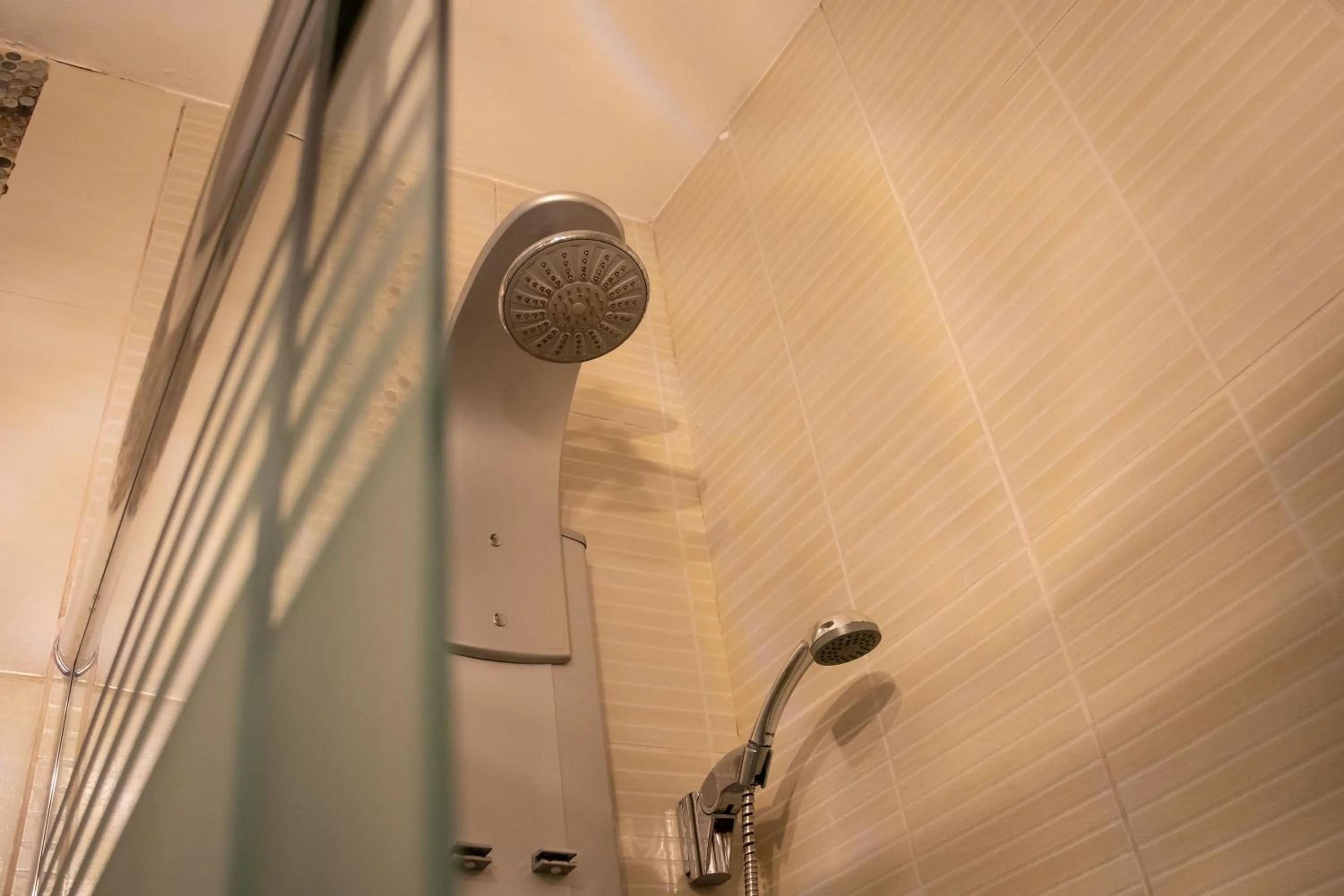 Shower in Tambo del Solar