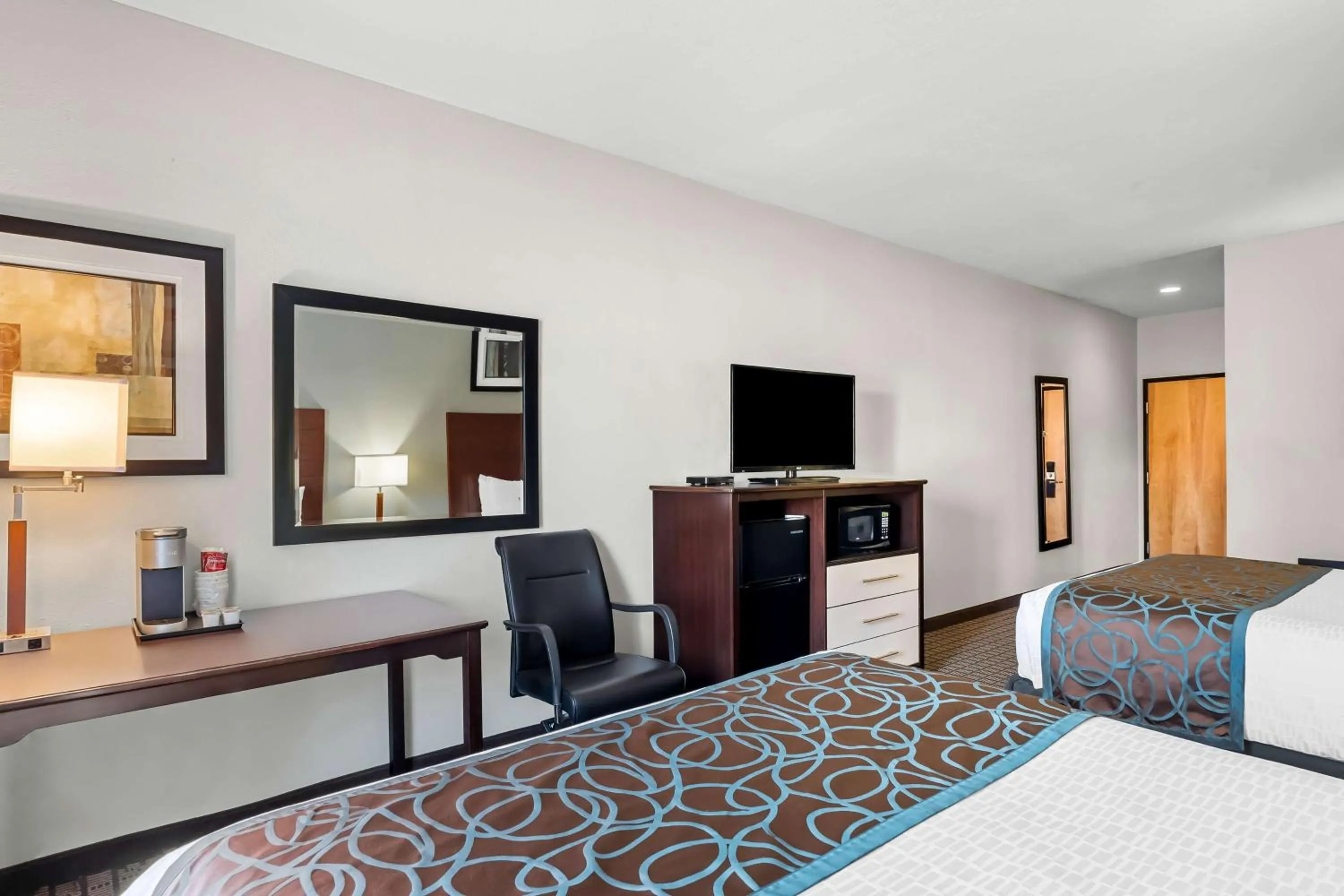 Bedroom, Bed in Best Western Plus - Magee Inn & Suites