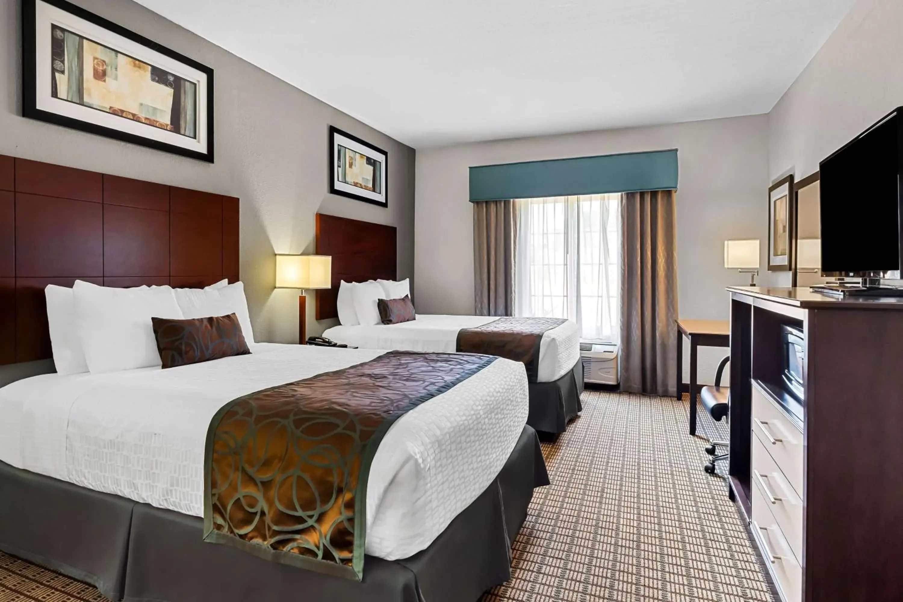 Queen Room with Two Queen Beds in Best Western Plus - Magee Inn & Suites Queen Room with Two Queen Beds in Best Western Plus - Magee Inn & Suites