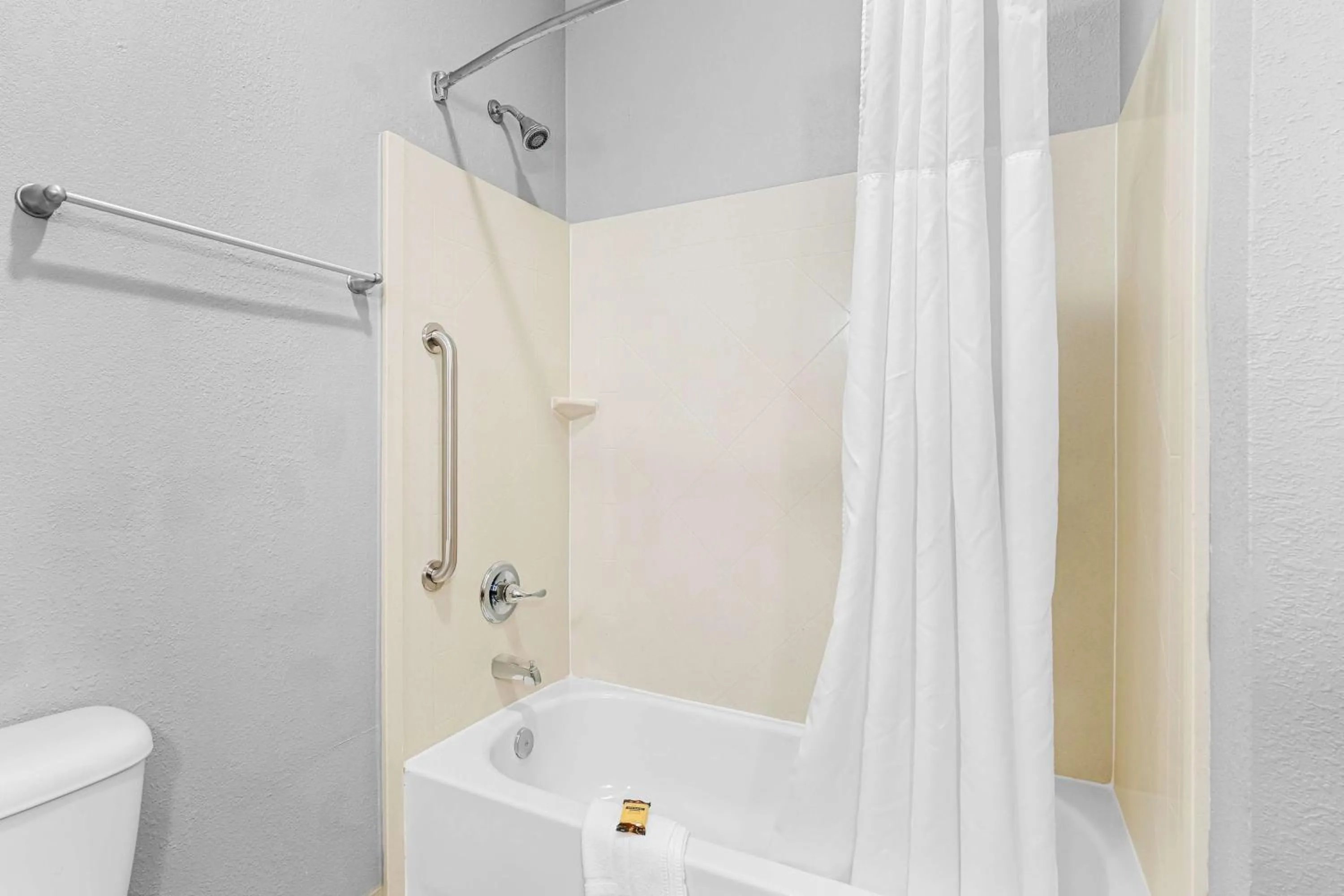 Bedroom in Best Western Plus - Magee Inn & Suites