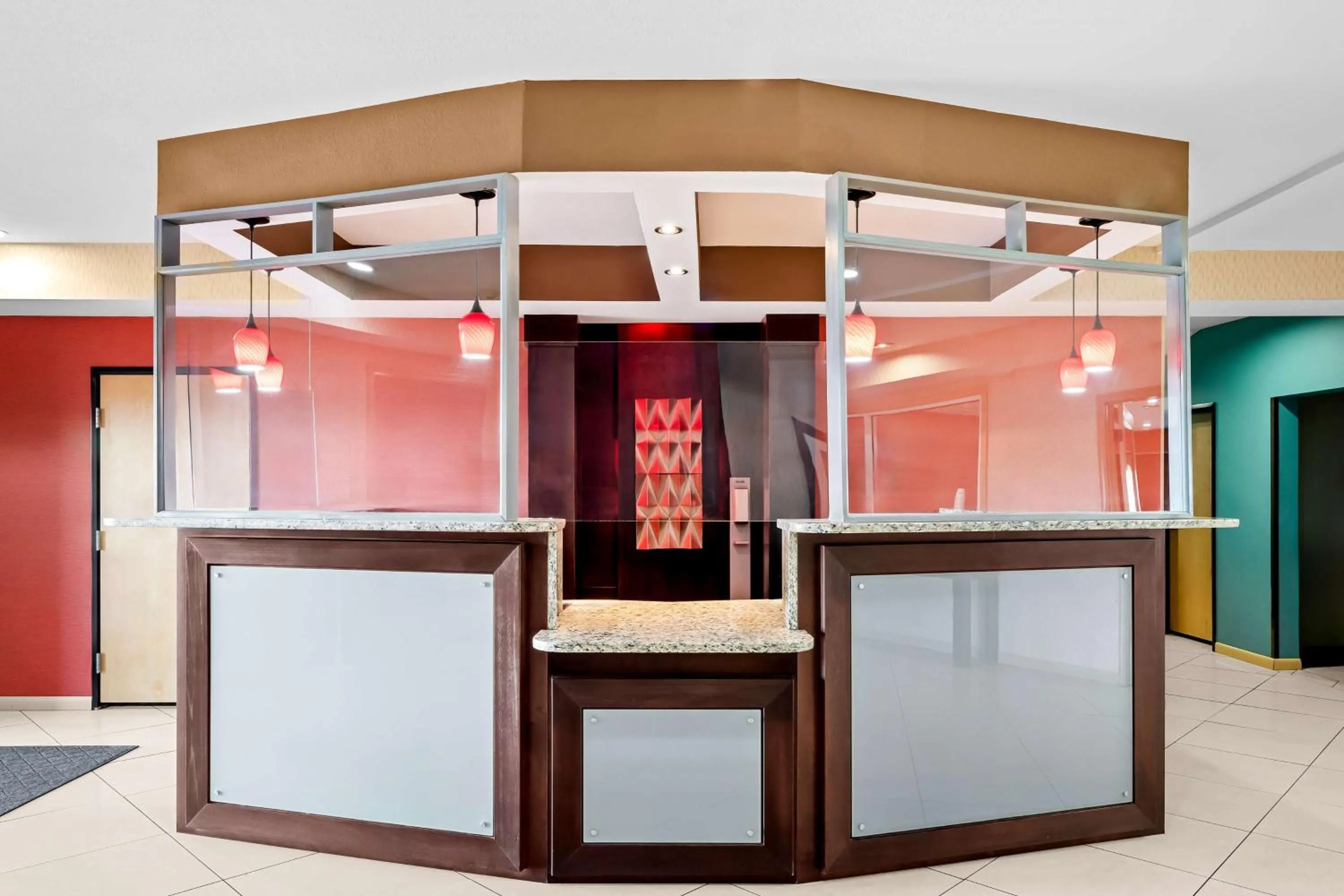 Lobby or reception in Best Western Plus - Magee Inn & Suites