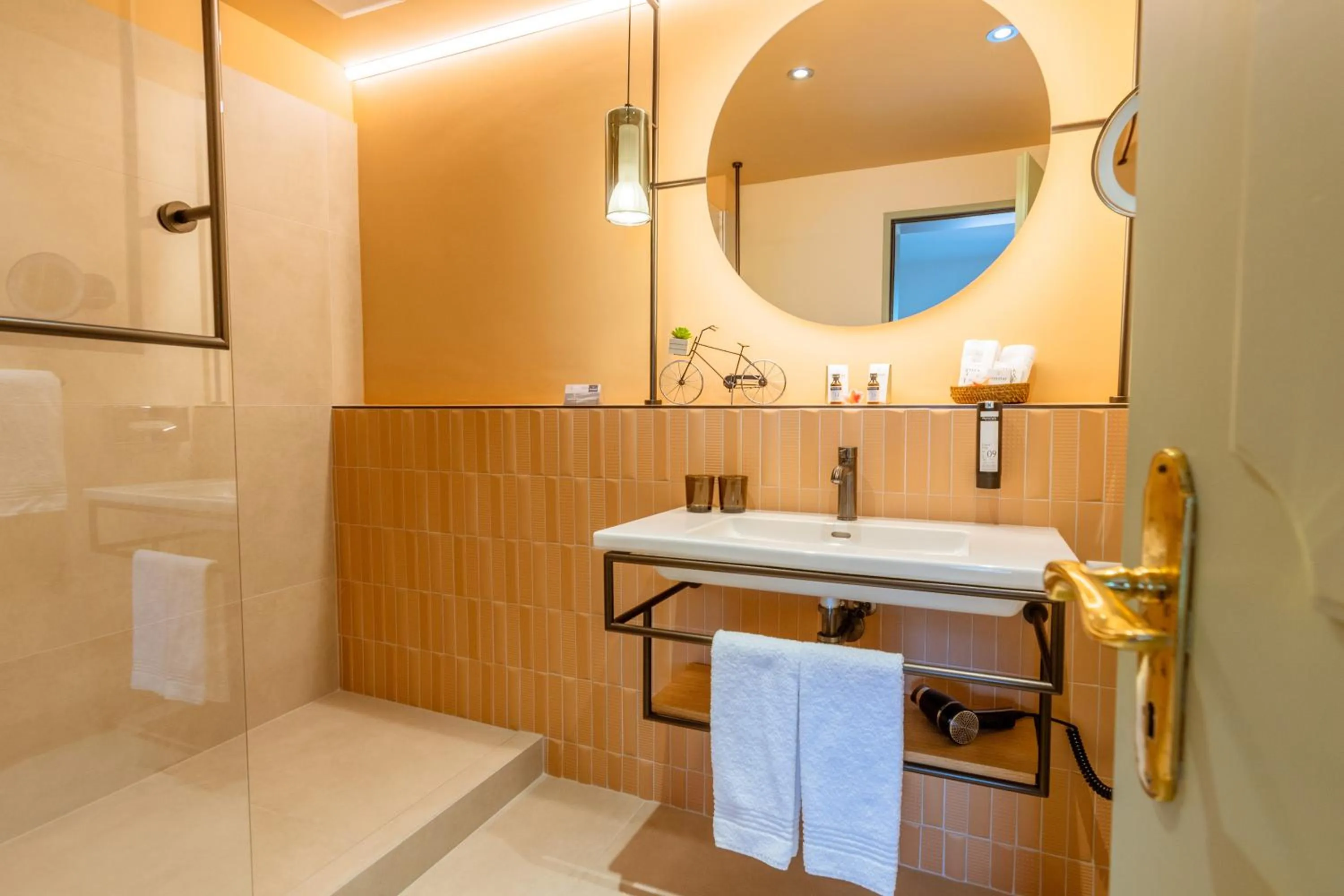 Bathroom in Boutique Hotel Sunstar Brissago am Lago Maggiore