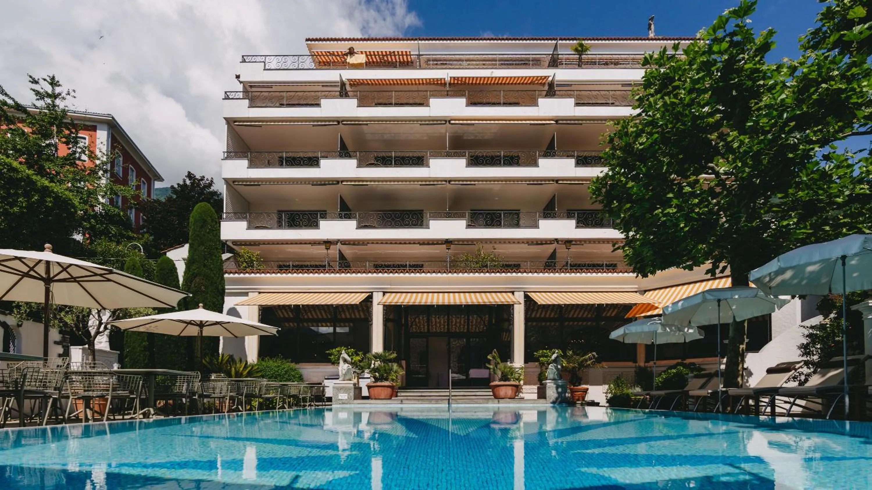 Pool view in Boutique Hotel Sunstar Brissago am Lago Maggiore