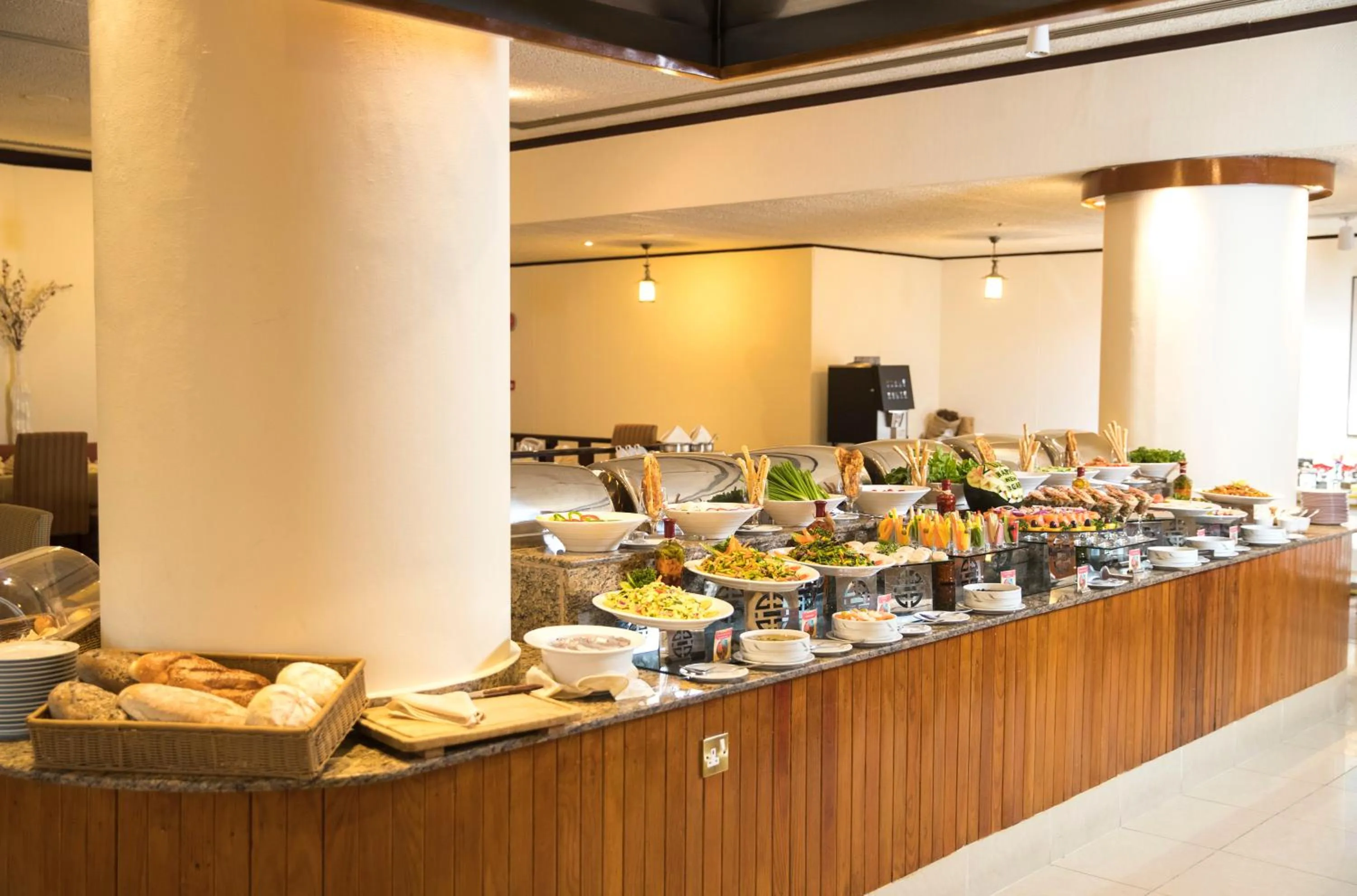 Restaurant/places to eat in Hotel Muscat Holiday