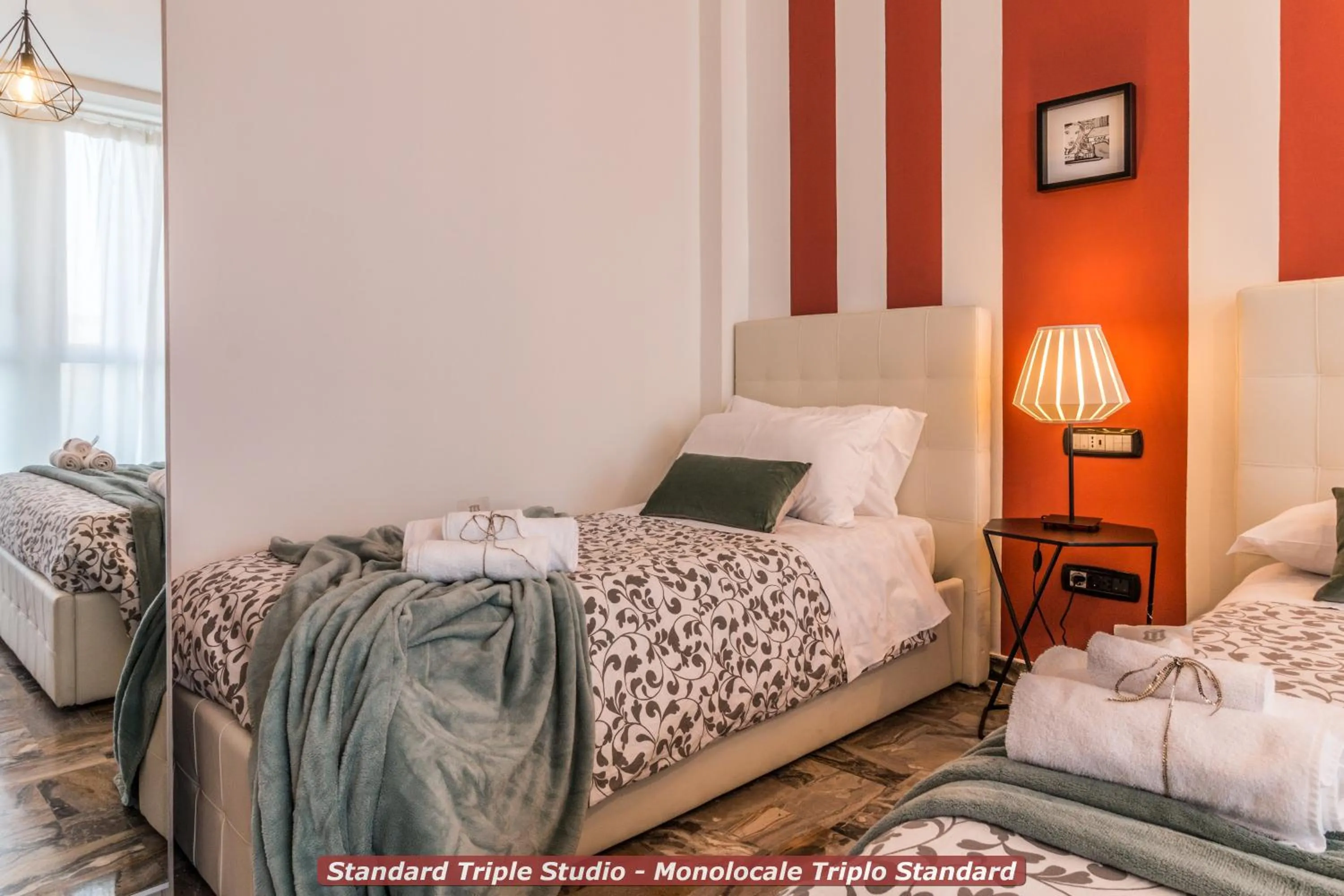 Photo of the whole room, Bed in 4 Star Bologna Train Station - Self Check-In