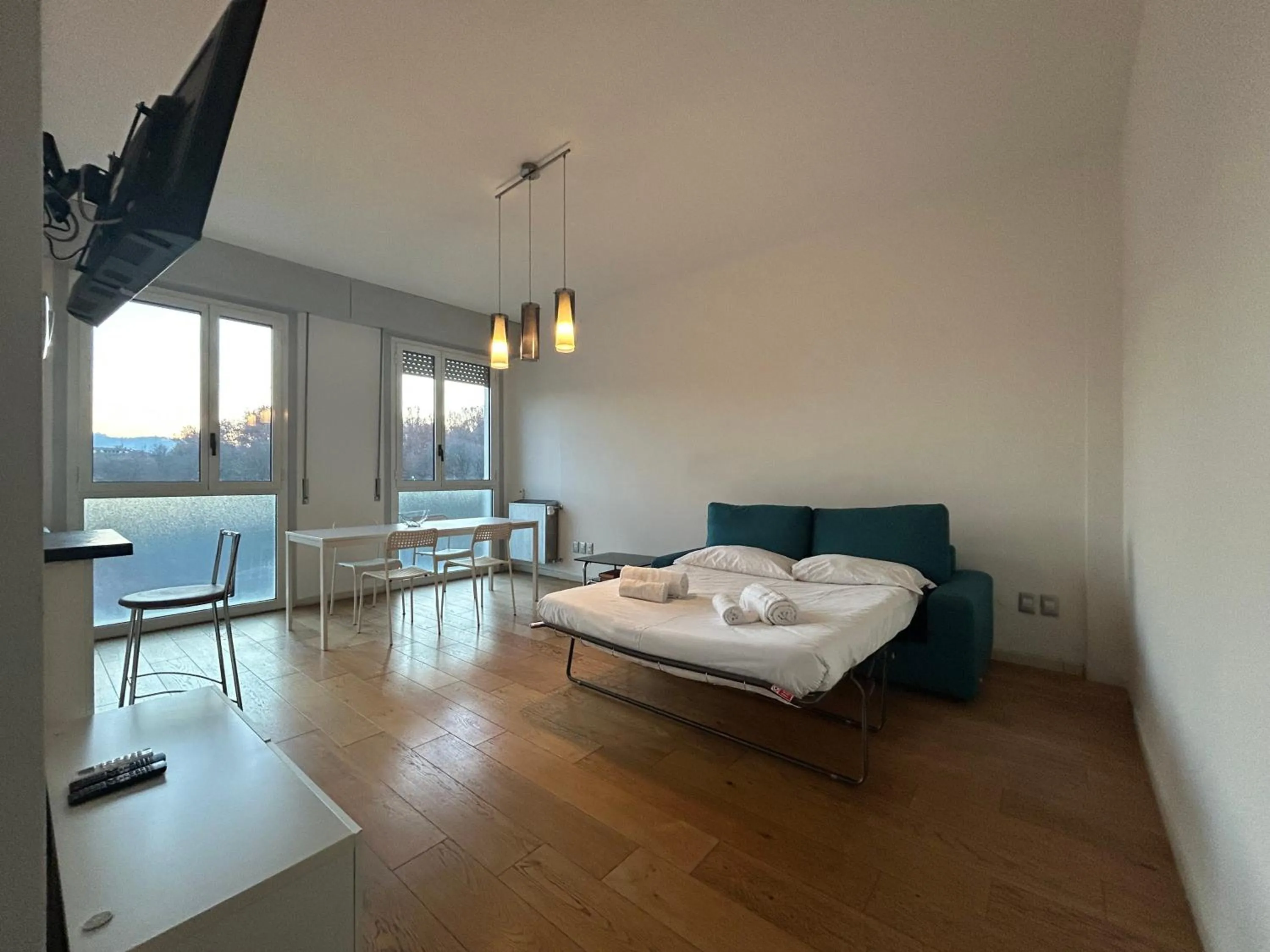 Bed in 4 Star Bologna Train Station - Self Check-In