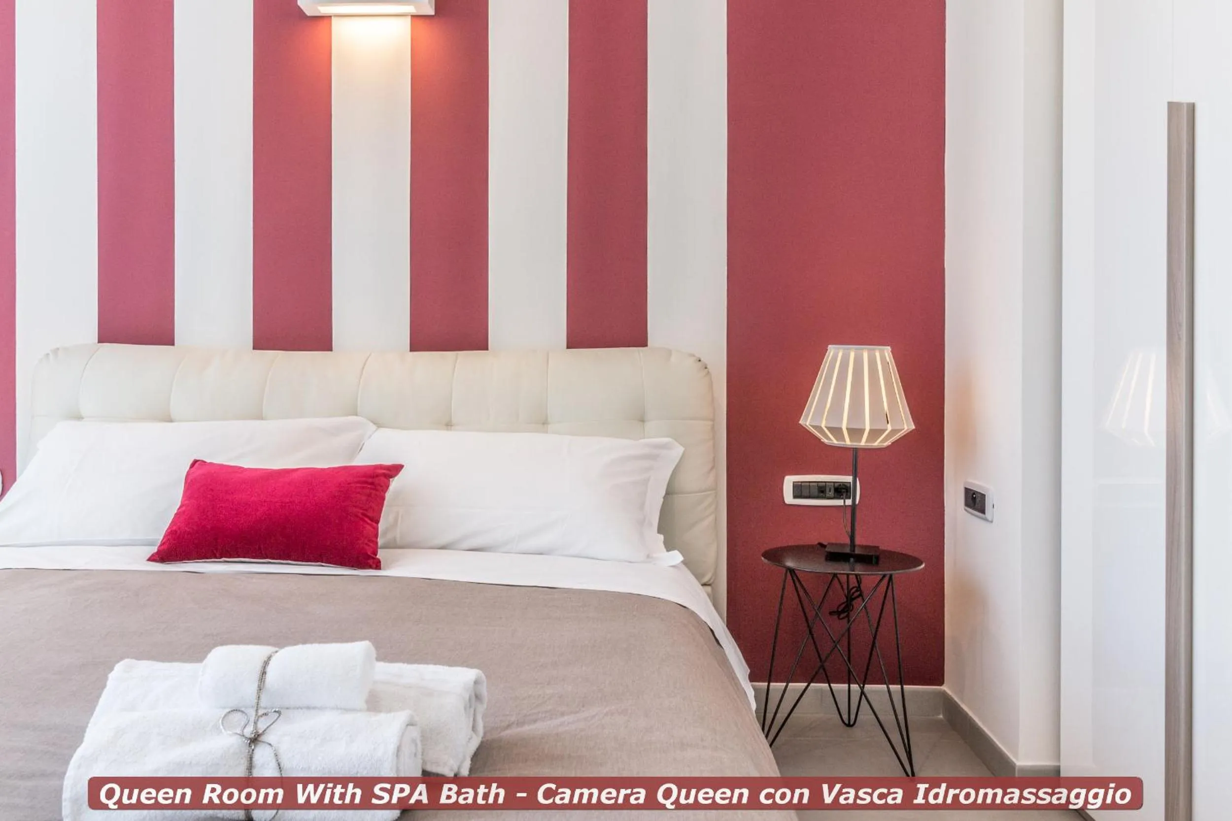 Bed in 4 Star Bologna Train Station - Self Check-In