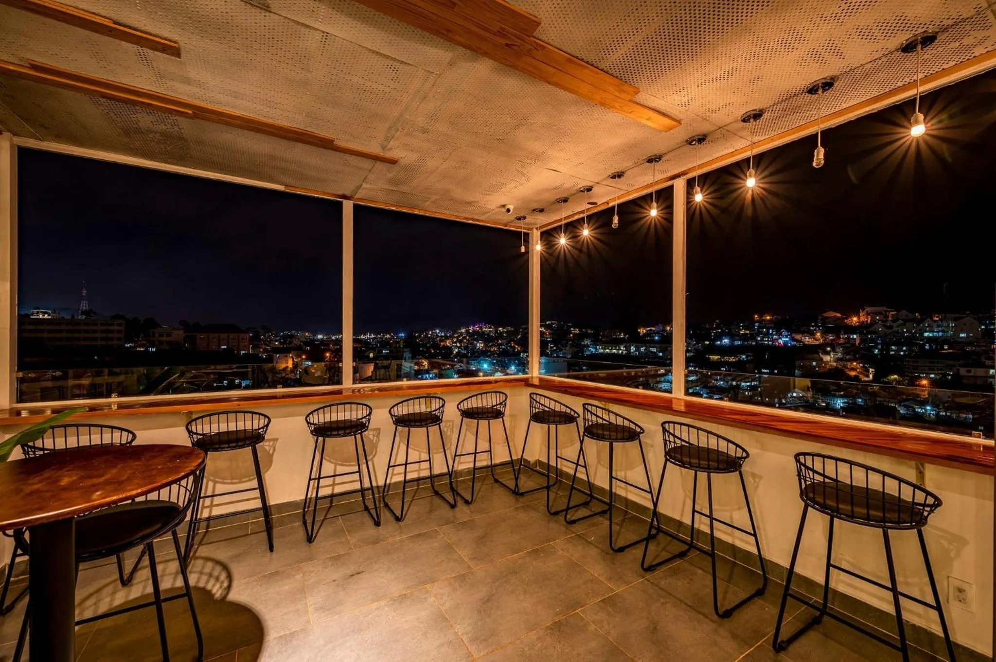 Restaurant/places to eat in Hera Boutique Hotel