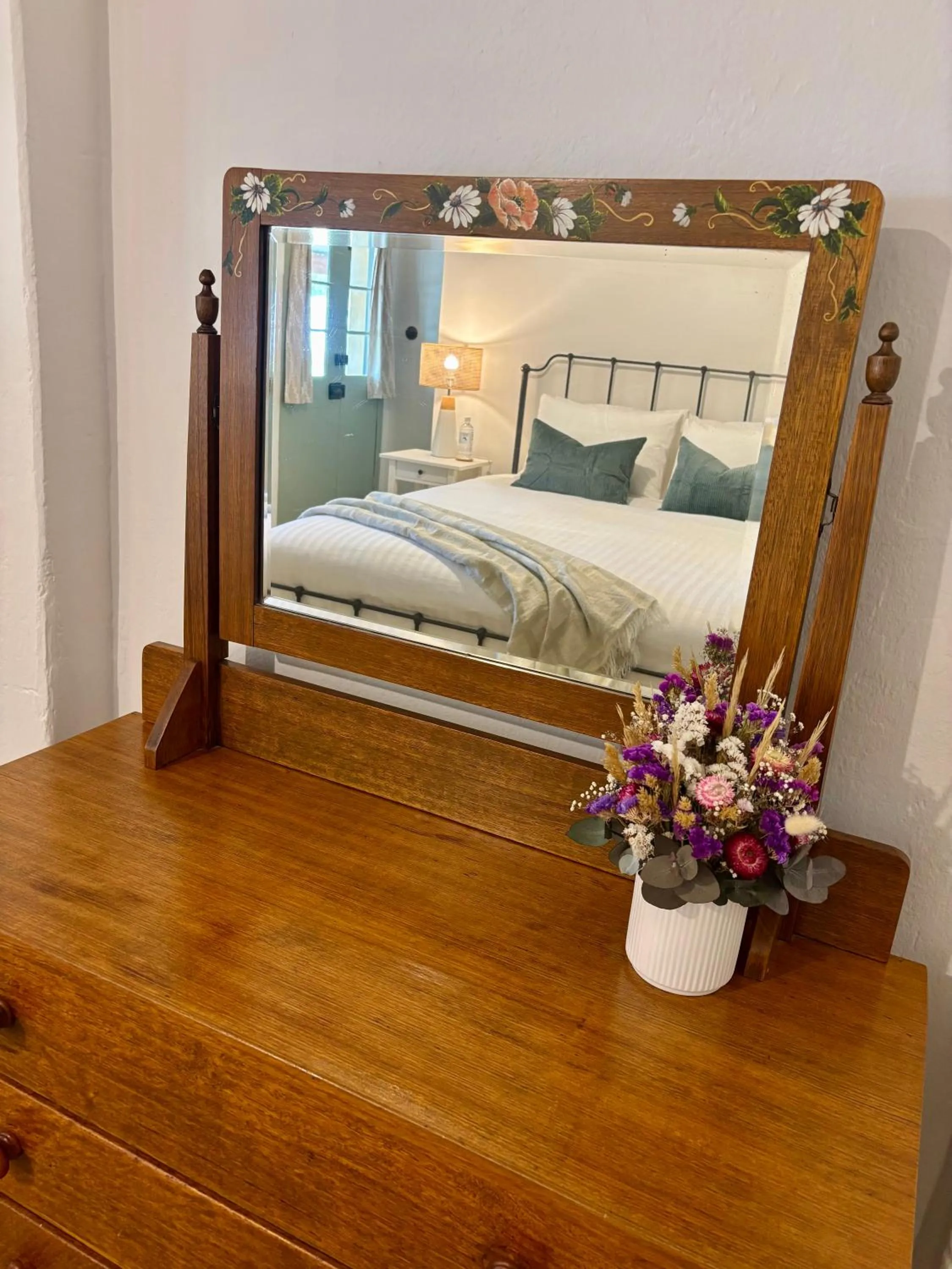 Bed in Goat Square House - Historic Row Cottages