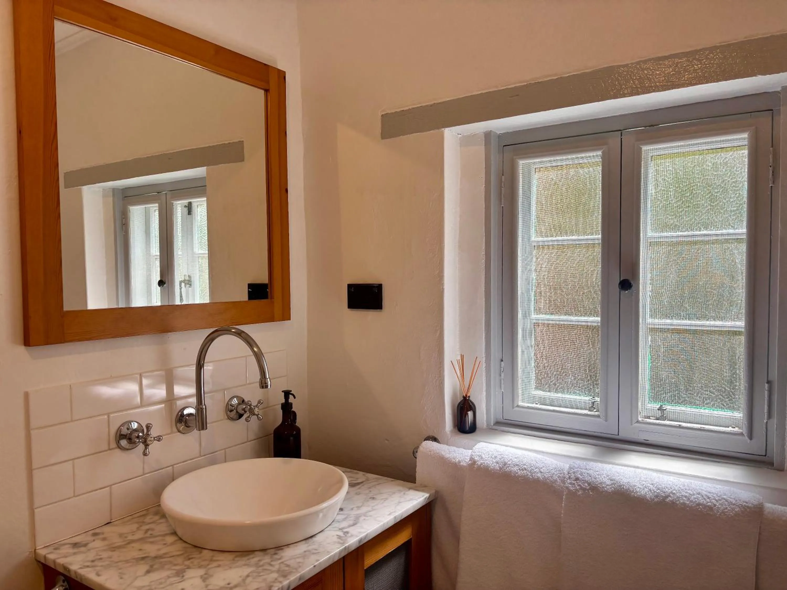 Shower in Goat Square House - Historic Row Cottages