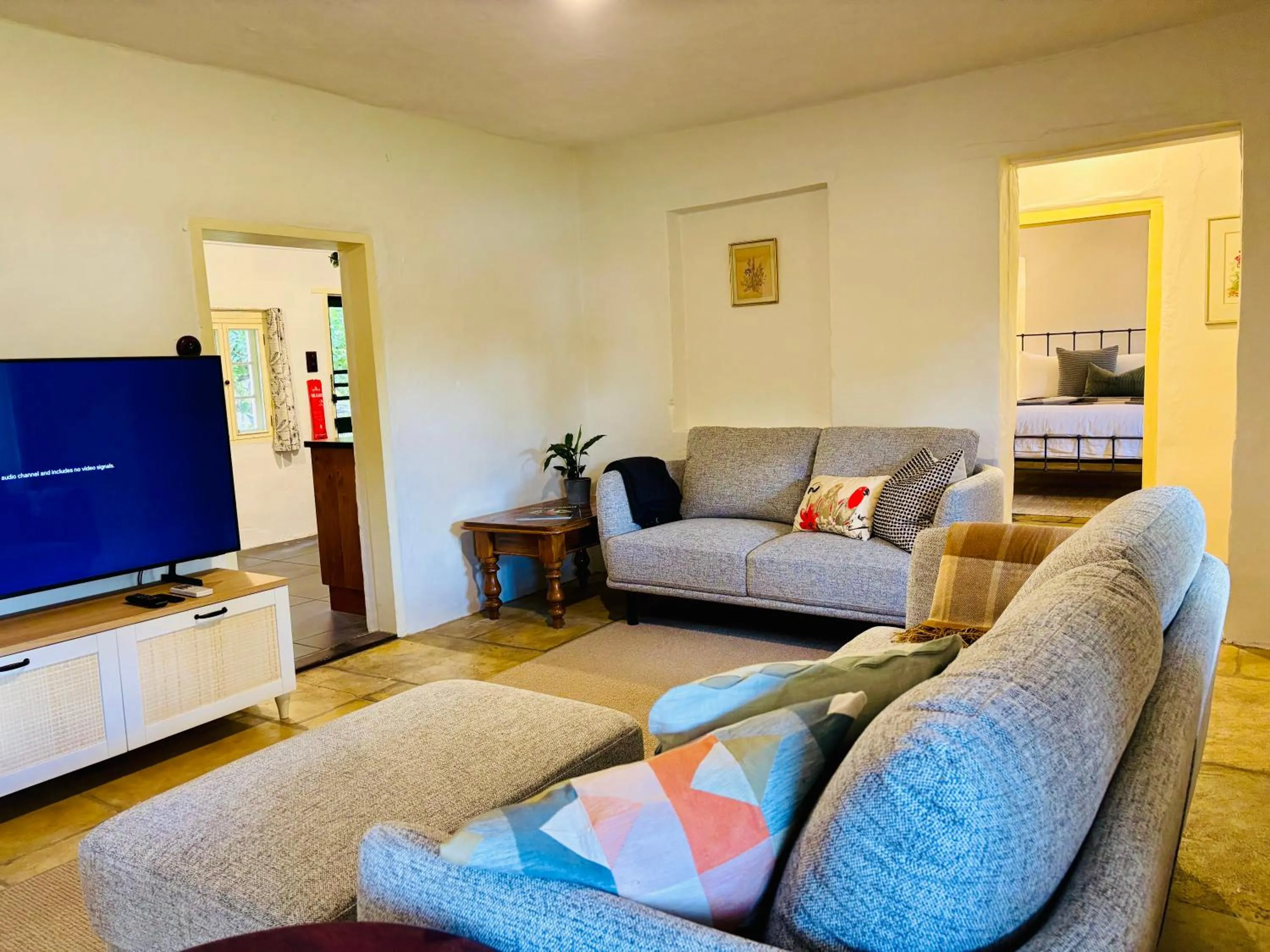 TV and multimedia in Goat Square House - Historic Row Cottages