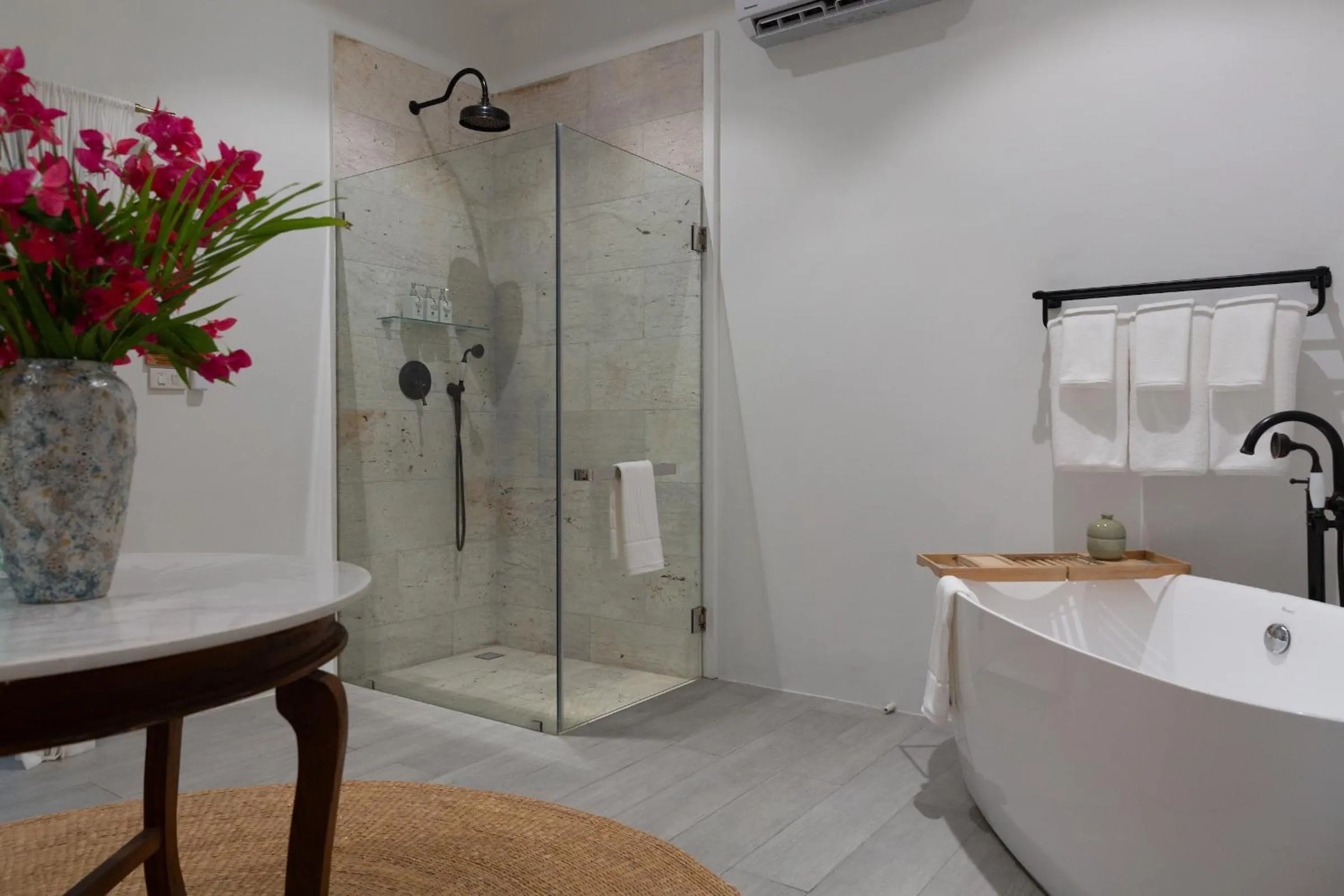 Shower in Tembo Beach Club & Resort