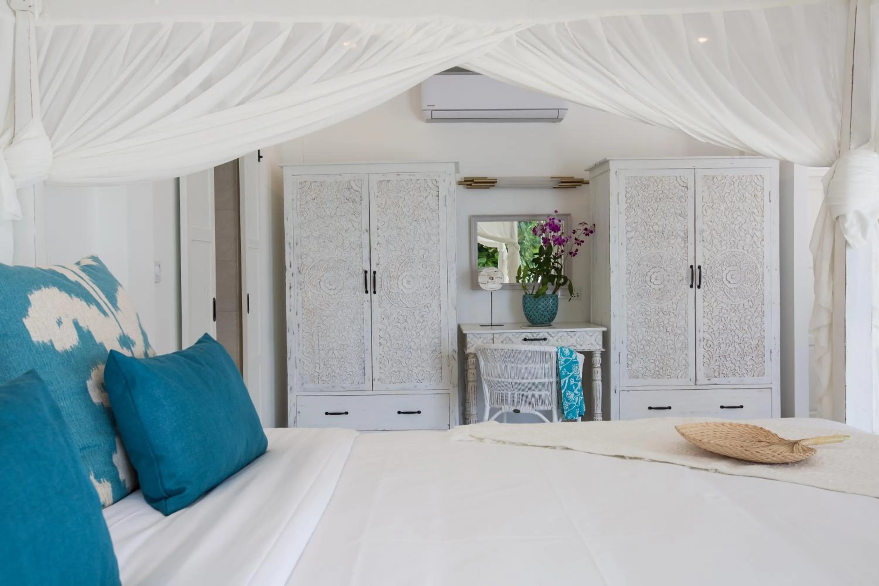 Decorative detail, Bed in Tembo Beach Club & Resort