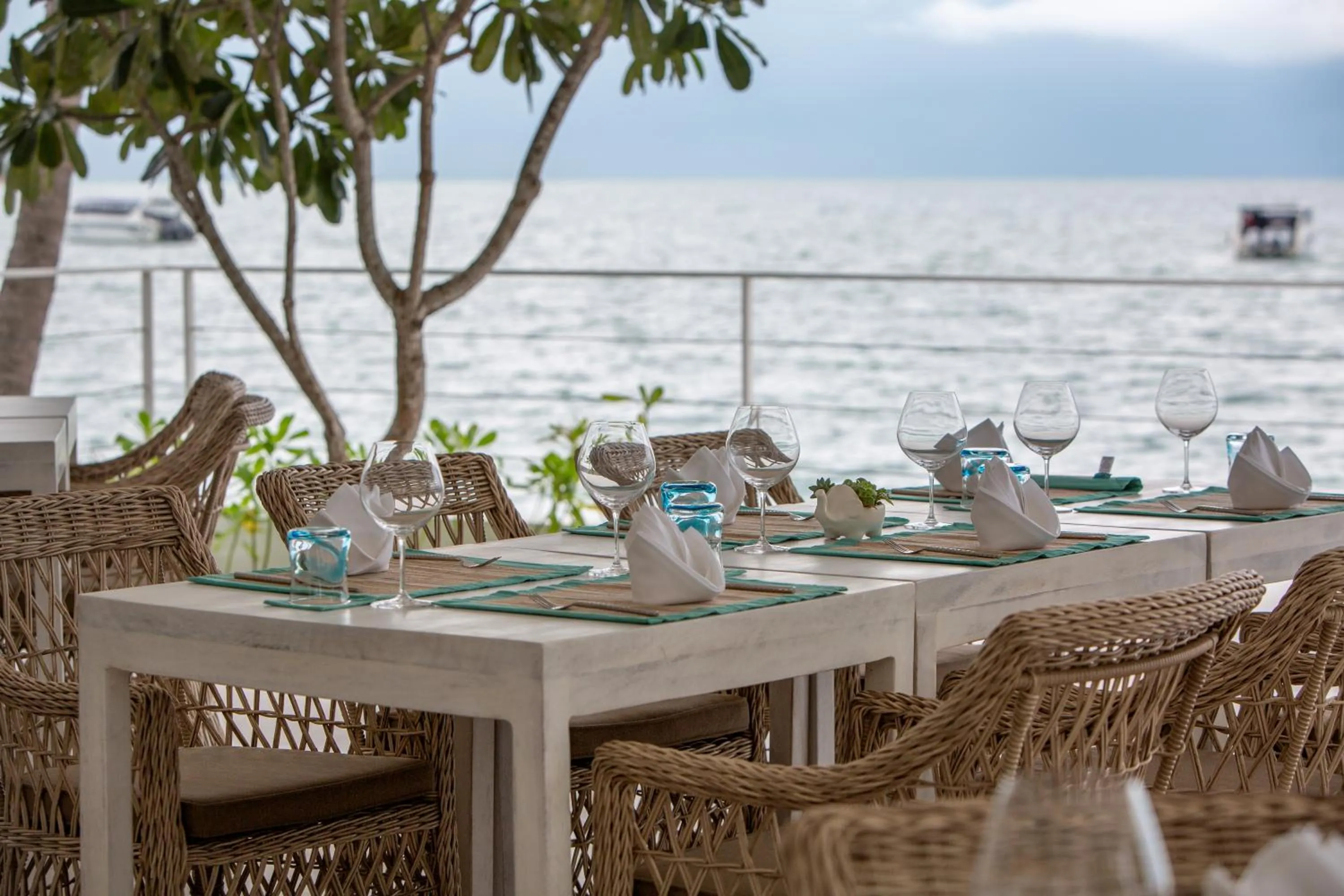 Restaurant/places to eat in Tembo Beach Club & Resort