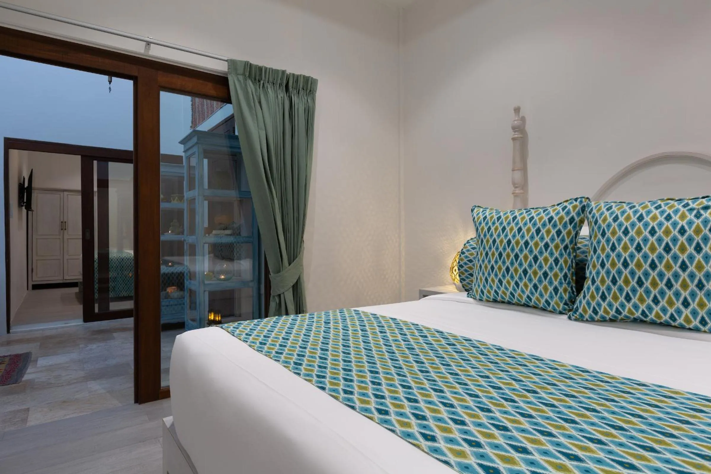 Bed in Tembo Beach Club & Resort