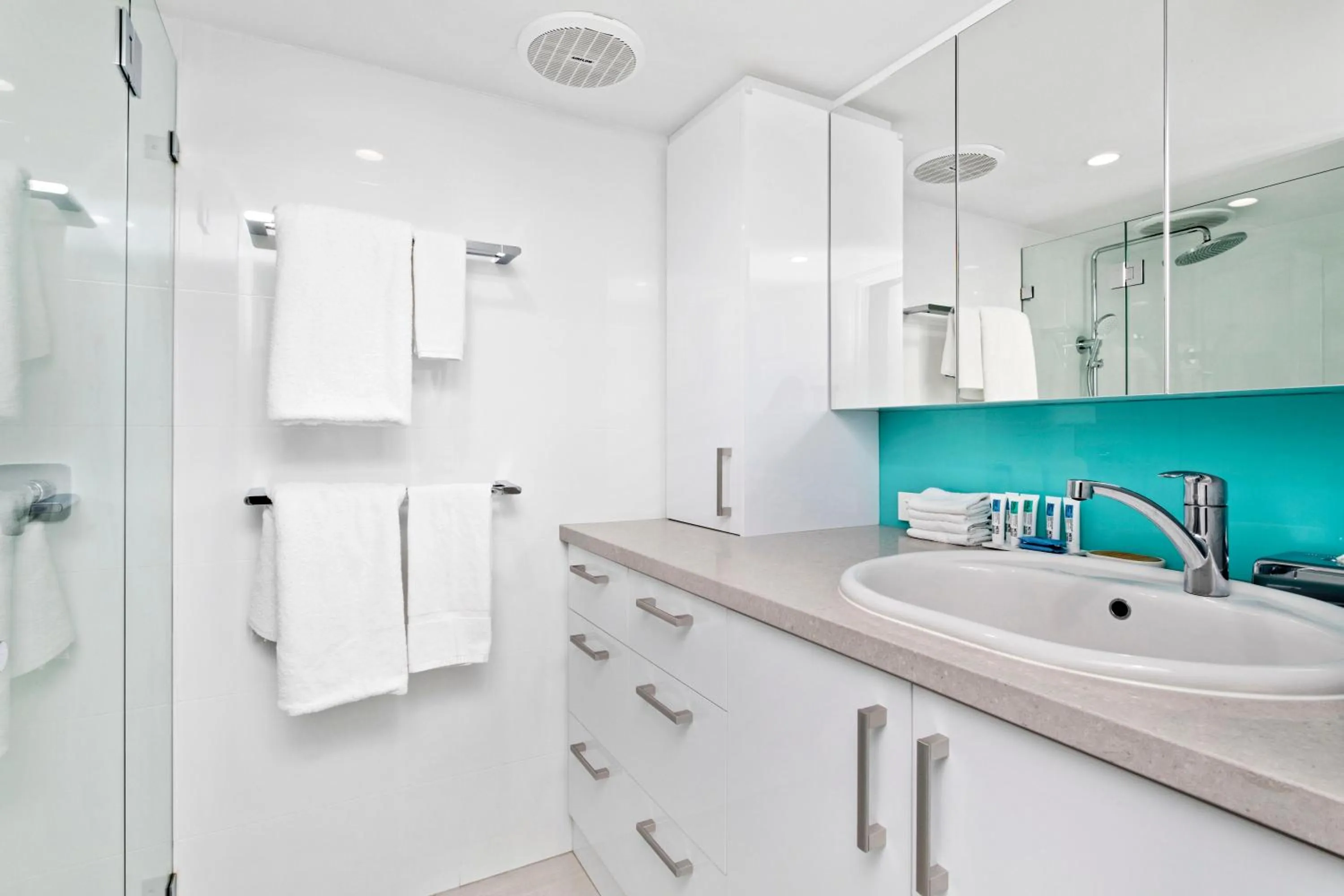 Bathroom in Suite 310 Sandcastles 3 Bedroom Deluxe