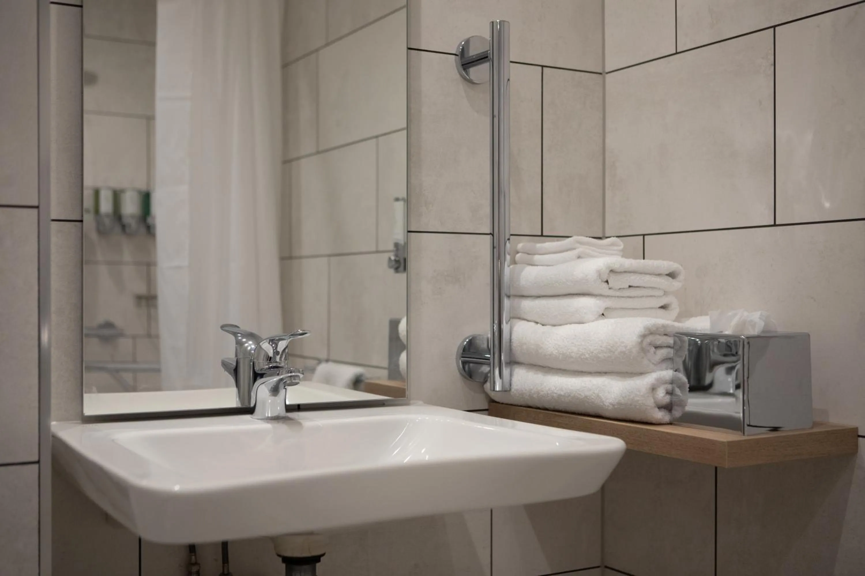 Bathroom in Hampton by Hilton York Piccadilly