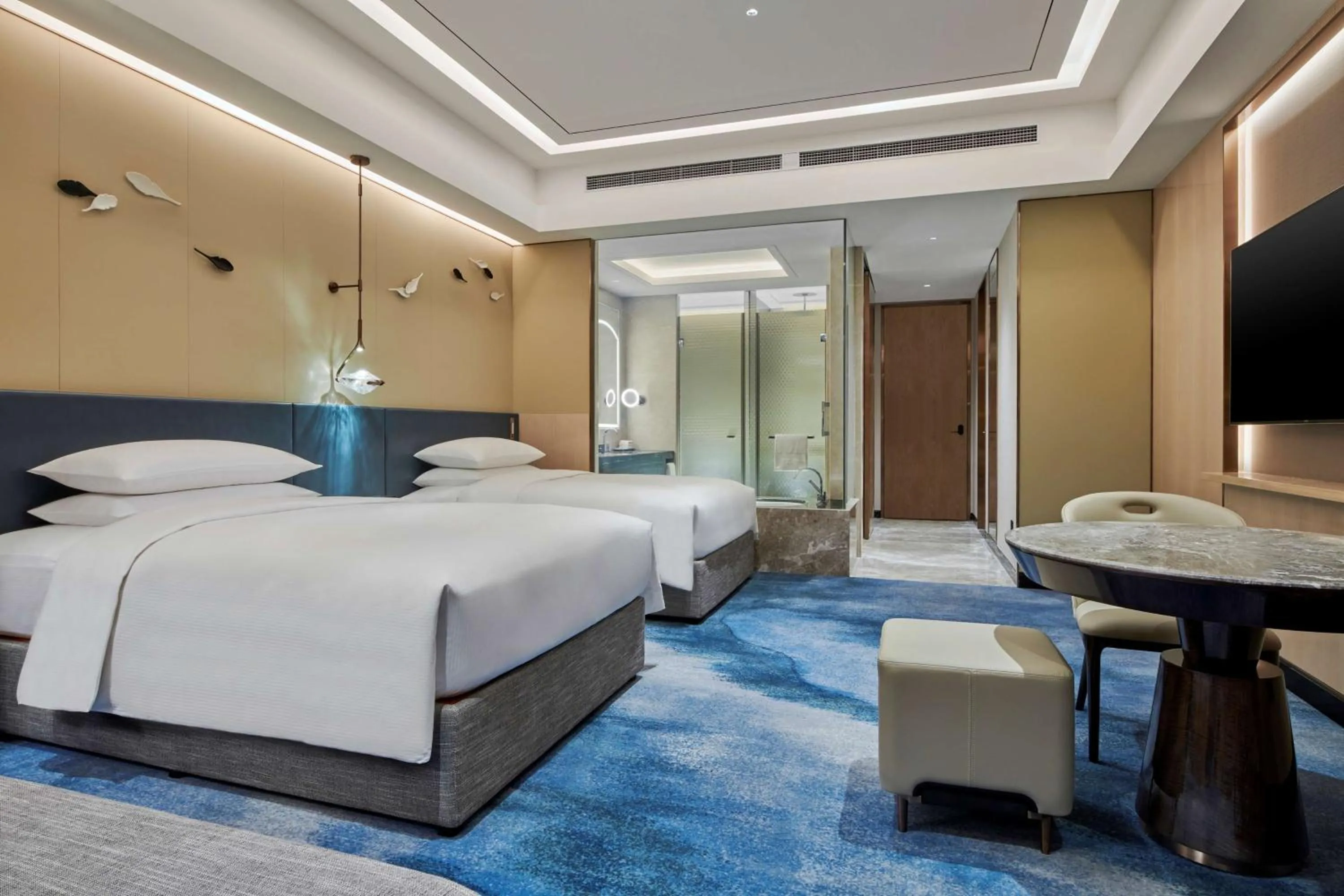 Seating area, Bed in Hilton Yancheng