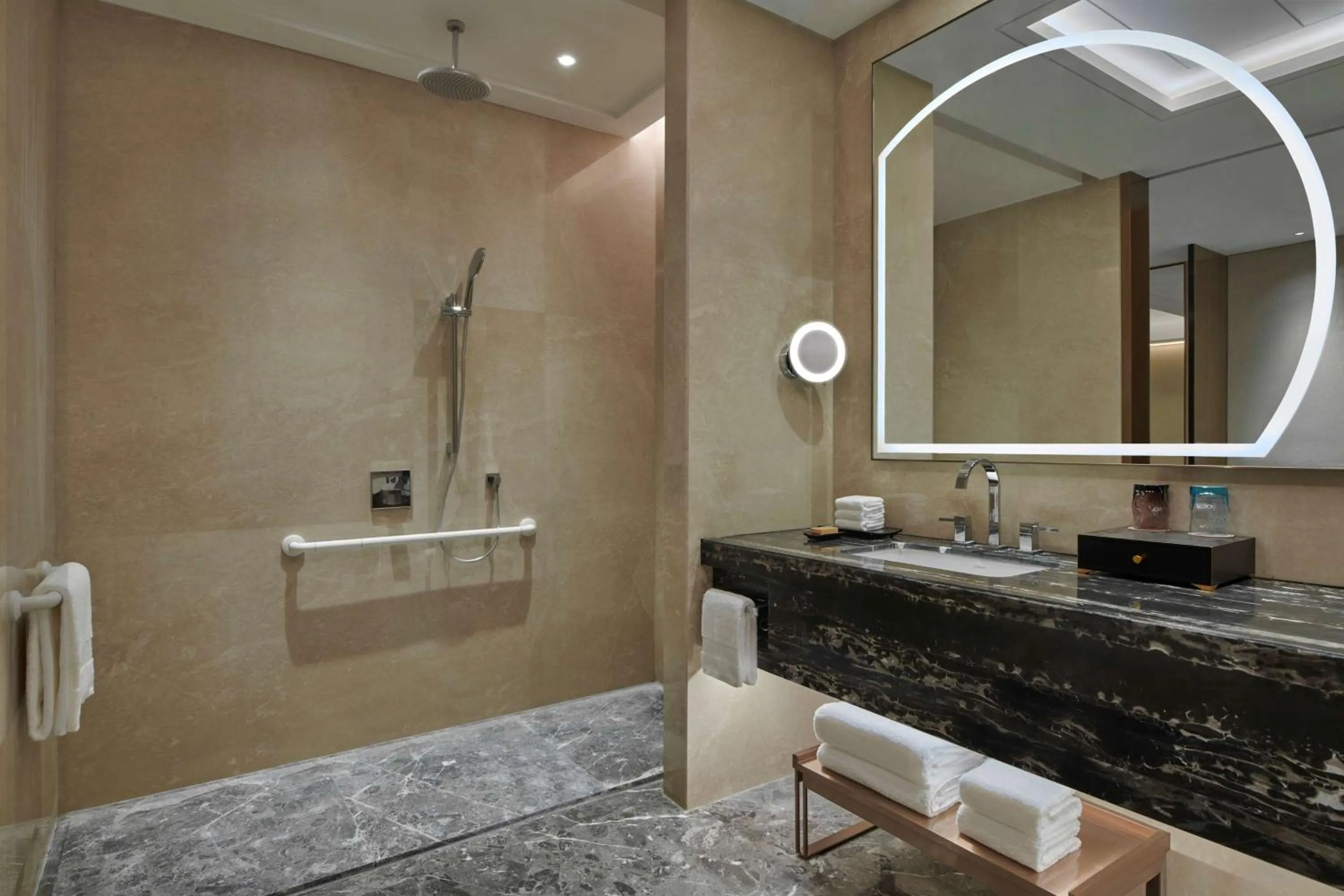 Bathroom in Hilton Yancheng