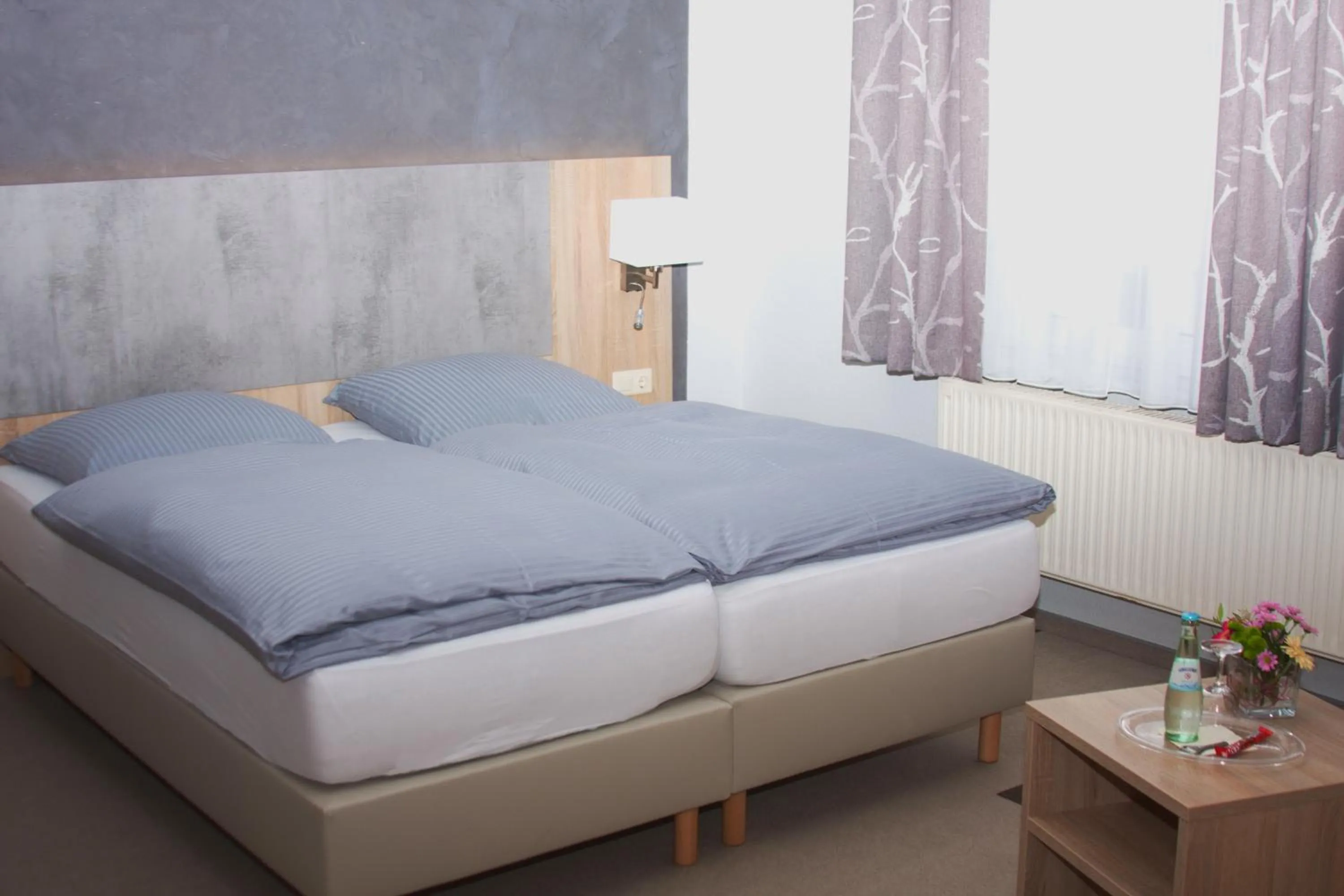 Bed in Stichwehs Hotel am Bahnhof