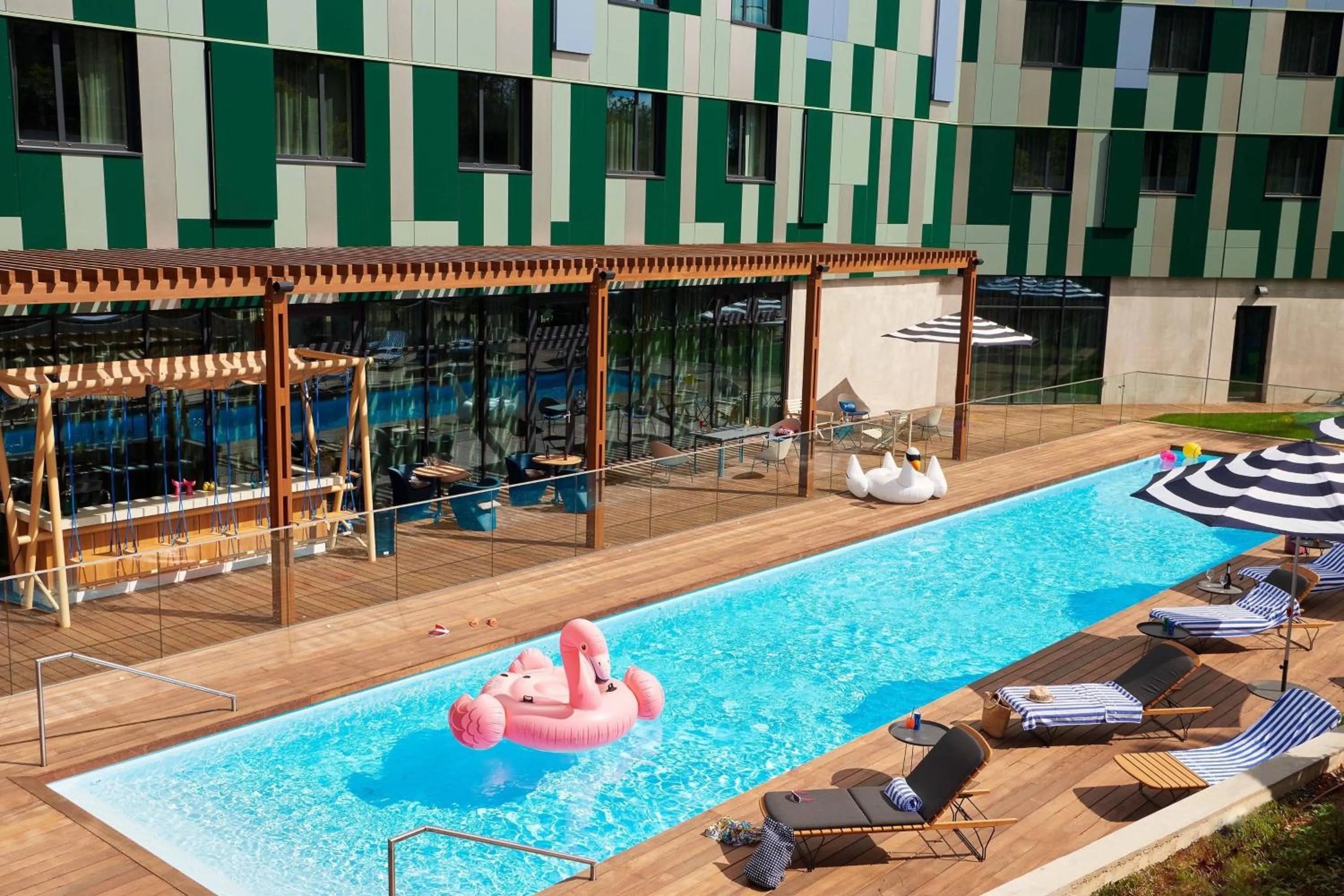 Swimming pool in Moxy Sophia Antipolis