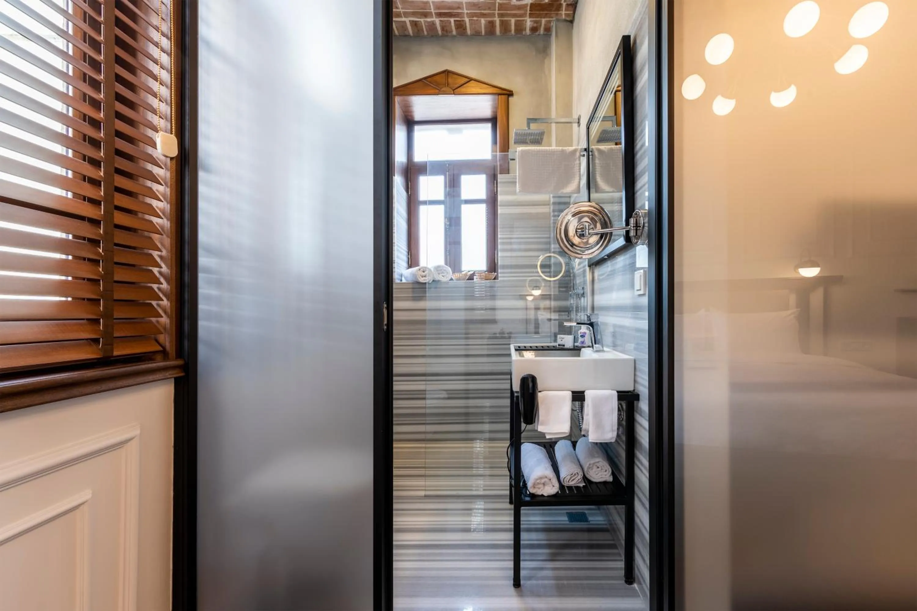 Shower in PeraNox Boutique Hotel