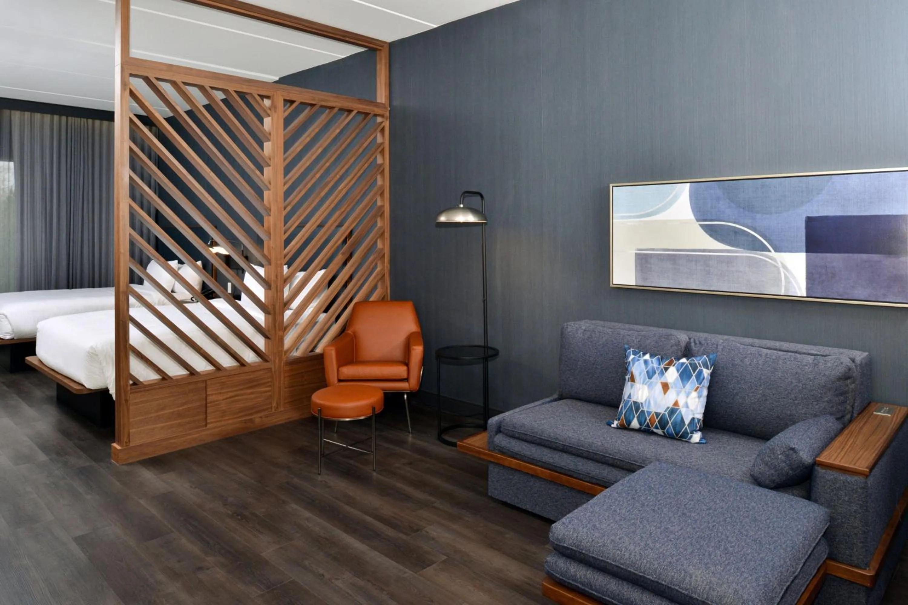 Photo of the whole room, Bed in Courtyard by Marriott Raleigh Cary Crossroads