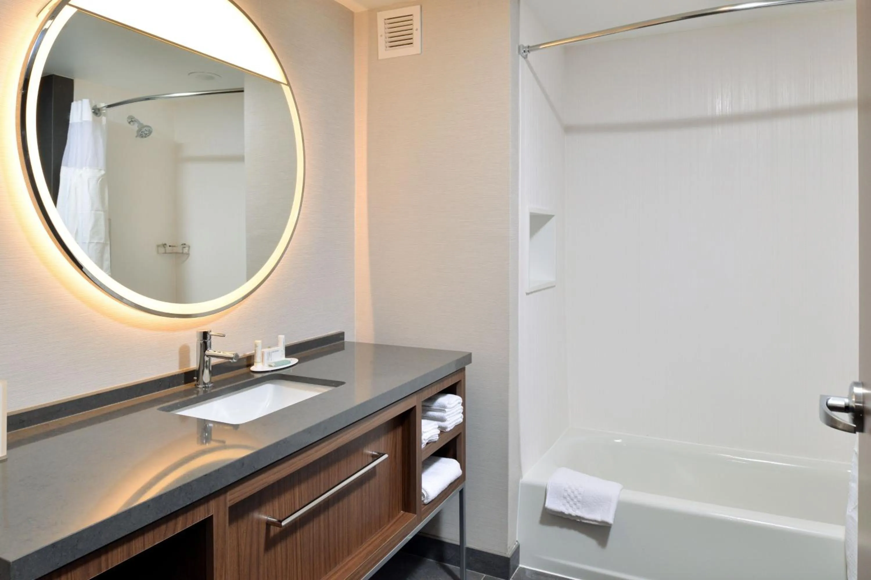 Bathroom in Courtyard by Marriott Raleigh Cary Crossroads