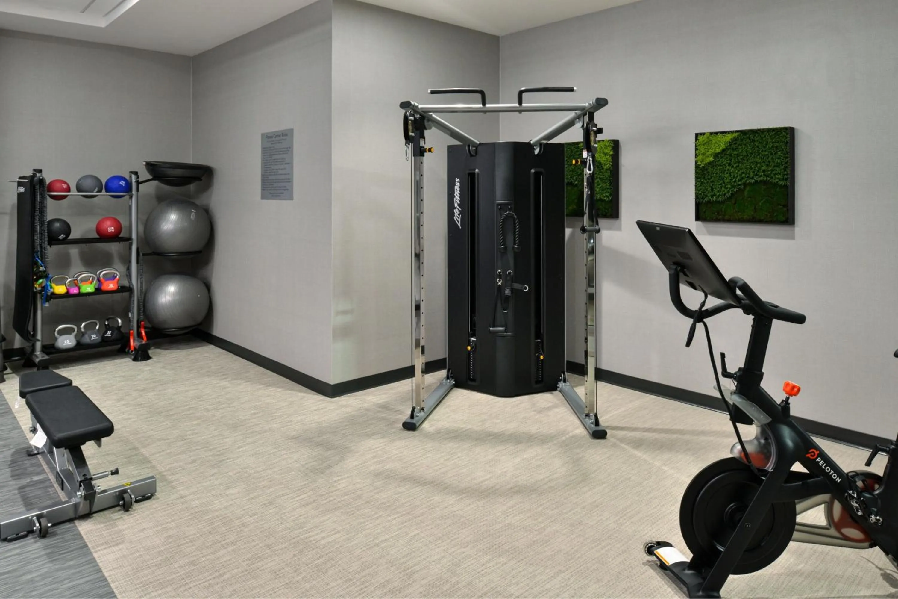Fitness centre/facilities in Courtyard by Marriott Raleigh Cary Crossroads