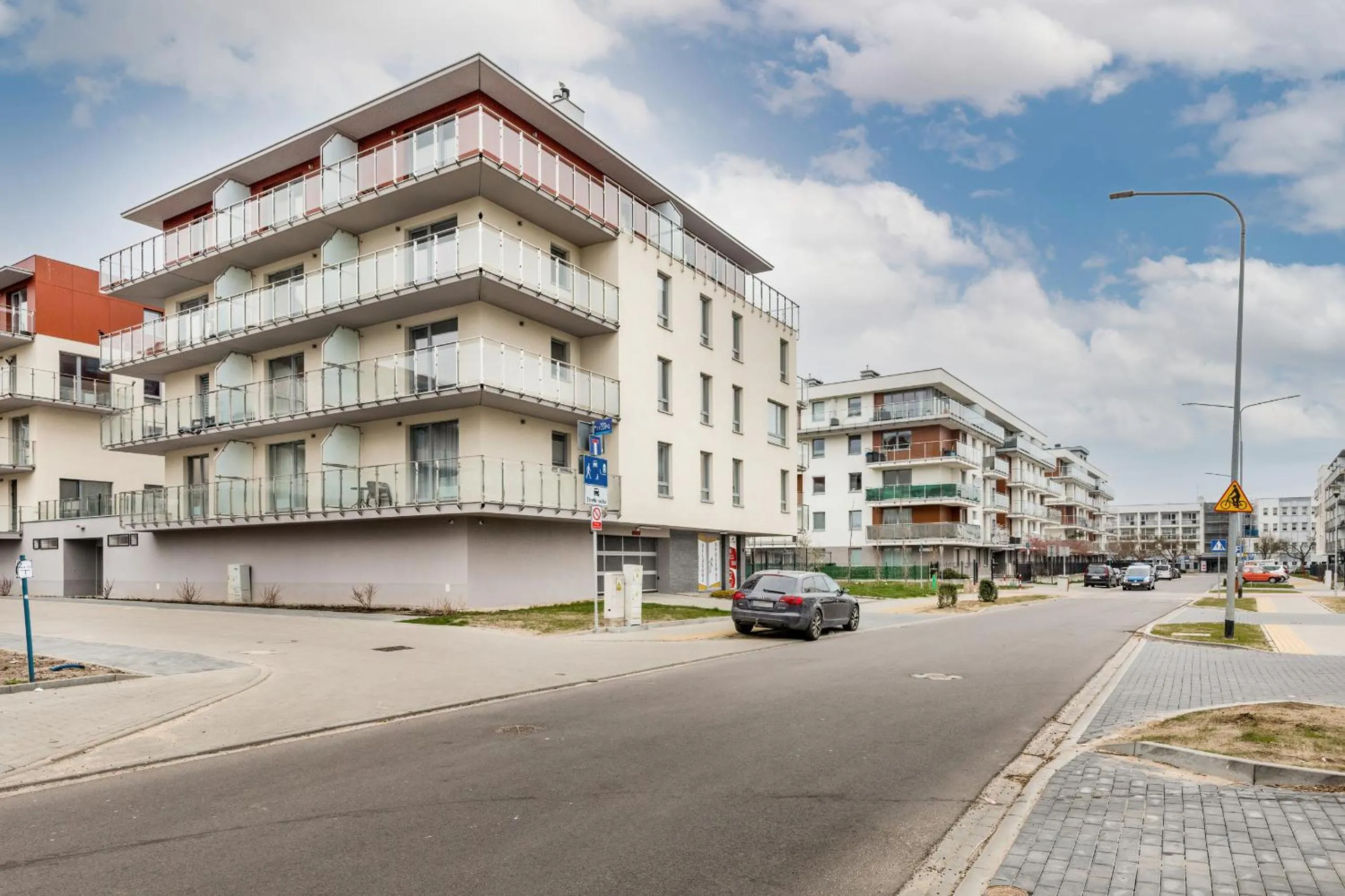 Property building in Apartamenty Osiedle Bursztynowe II by Noclegi Renters