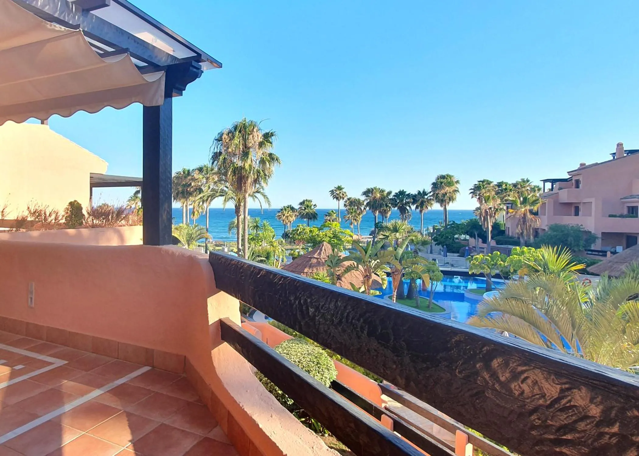Luxurious Two Bedroom Apartment in Mar Azul, Estepona
