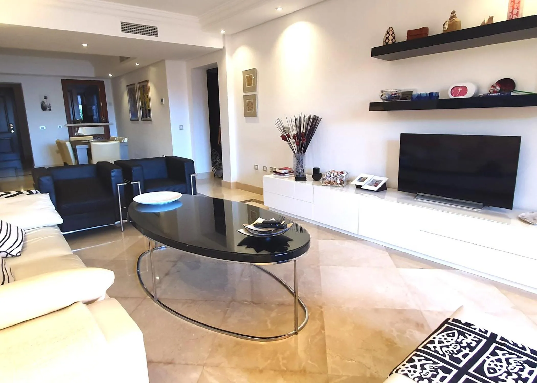 Luxurious Two Bedroom Apartment in Mar Azul, Estepona