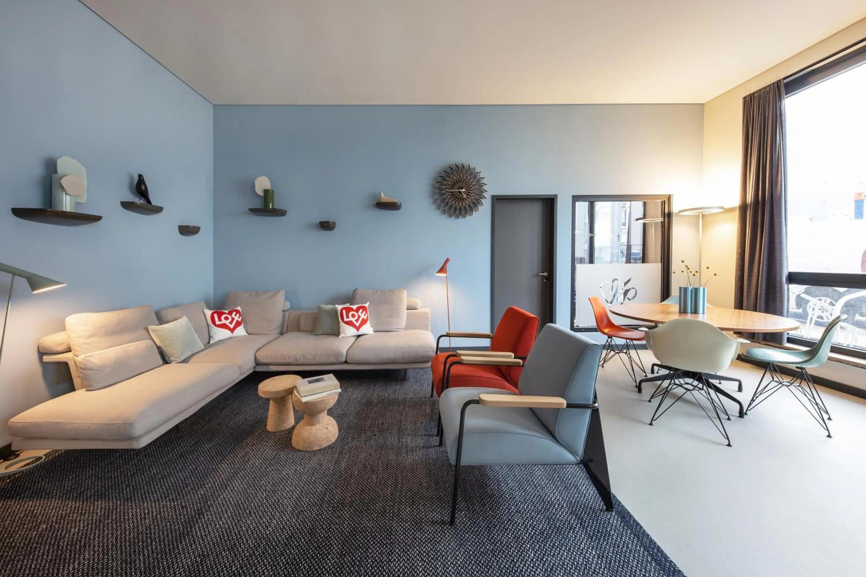 Communal lounge/ TV room in ipartment Braunschweig