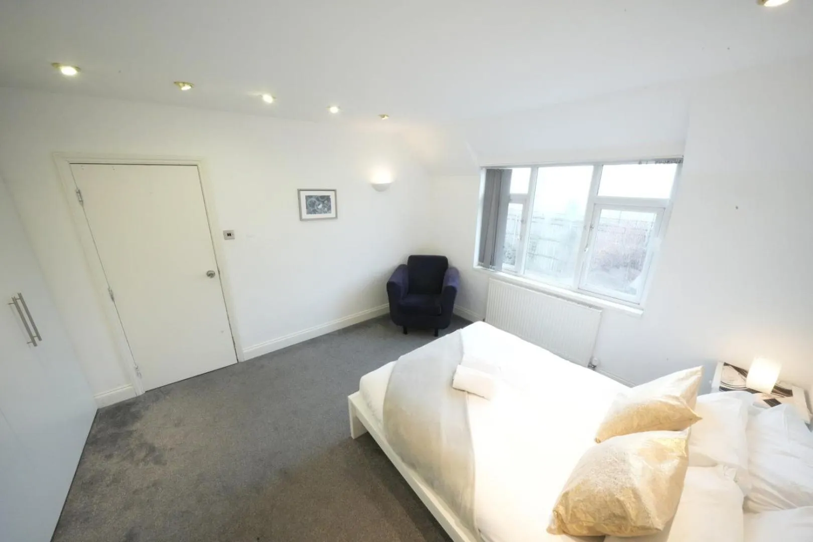 Bed in Airport Comfy Stay