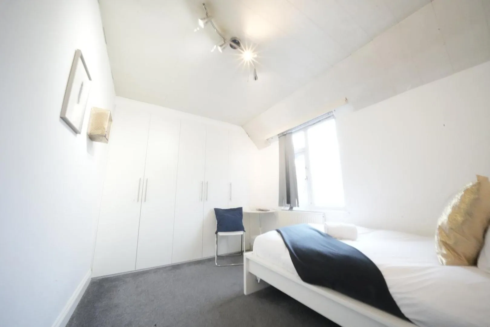 Bed in Airport Comfy Stay