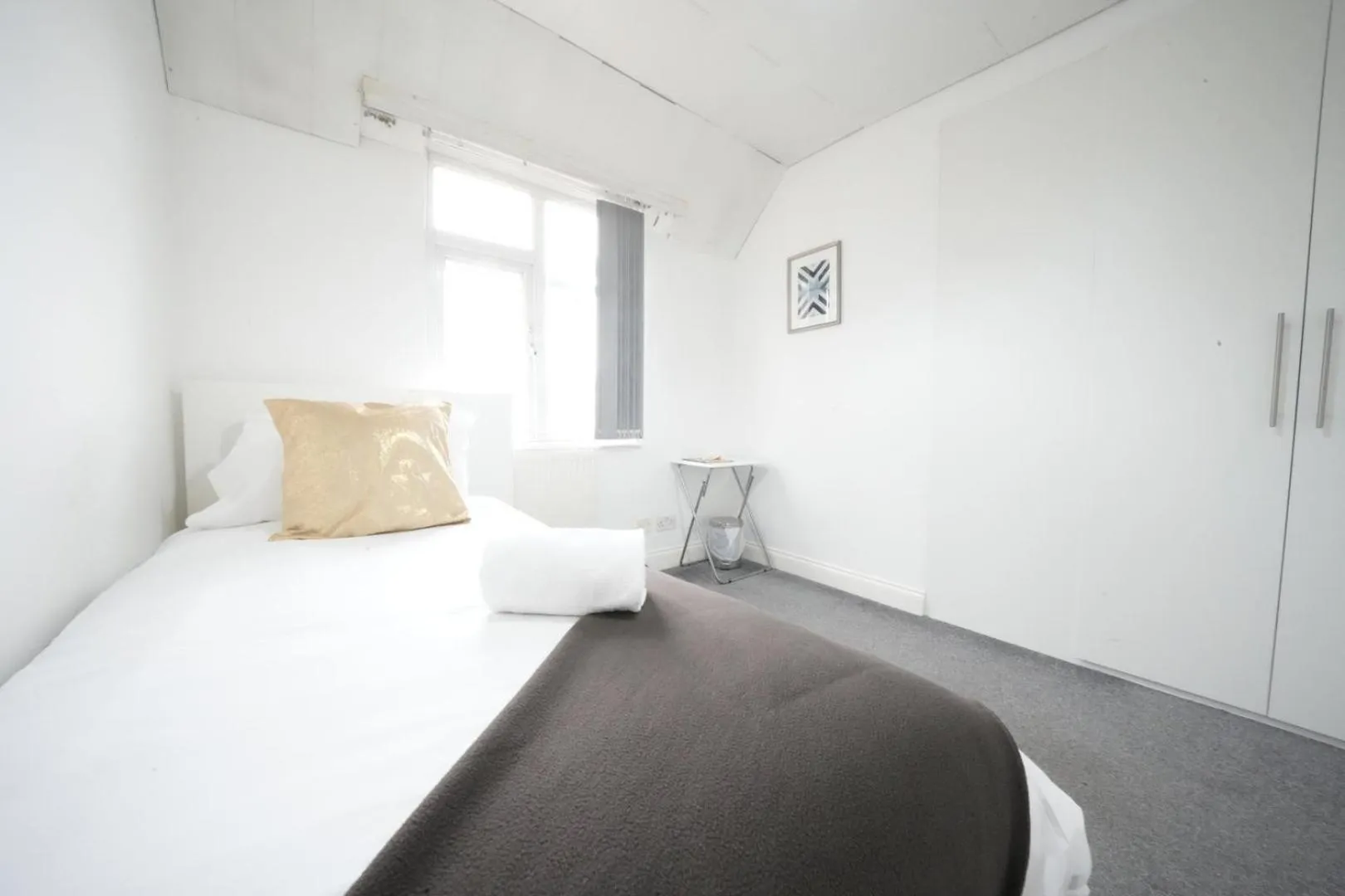 Bed in Airport Comfy Stay